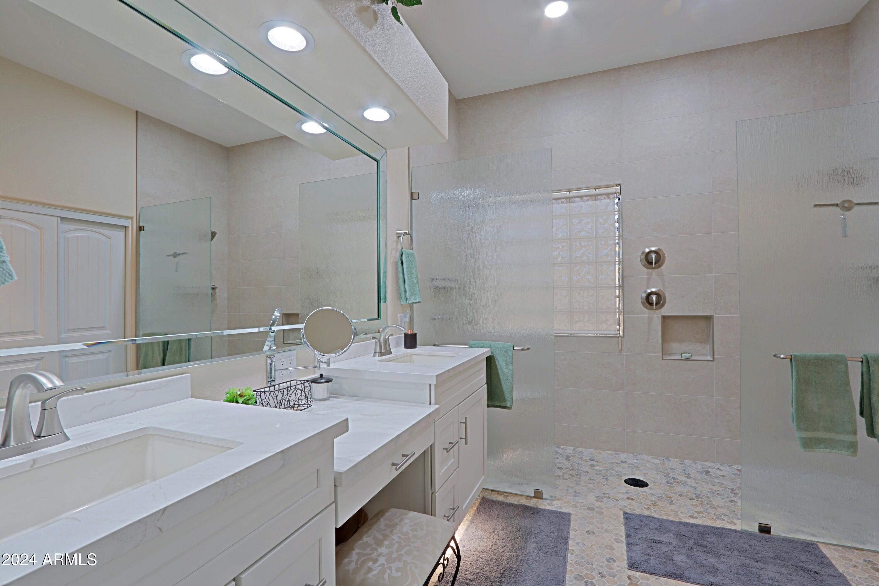 9338 E LAUREL Circle