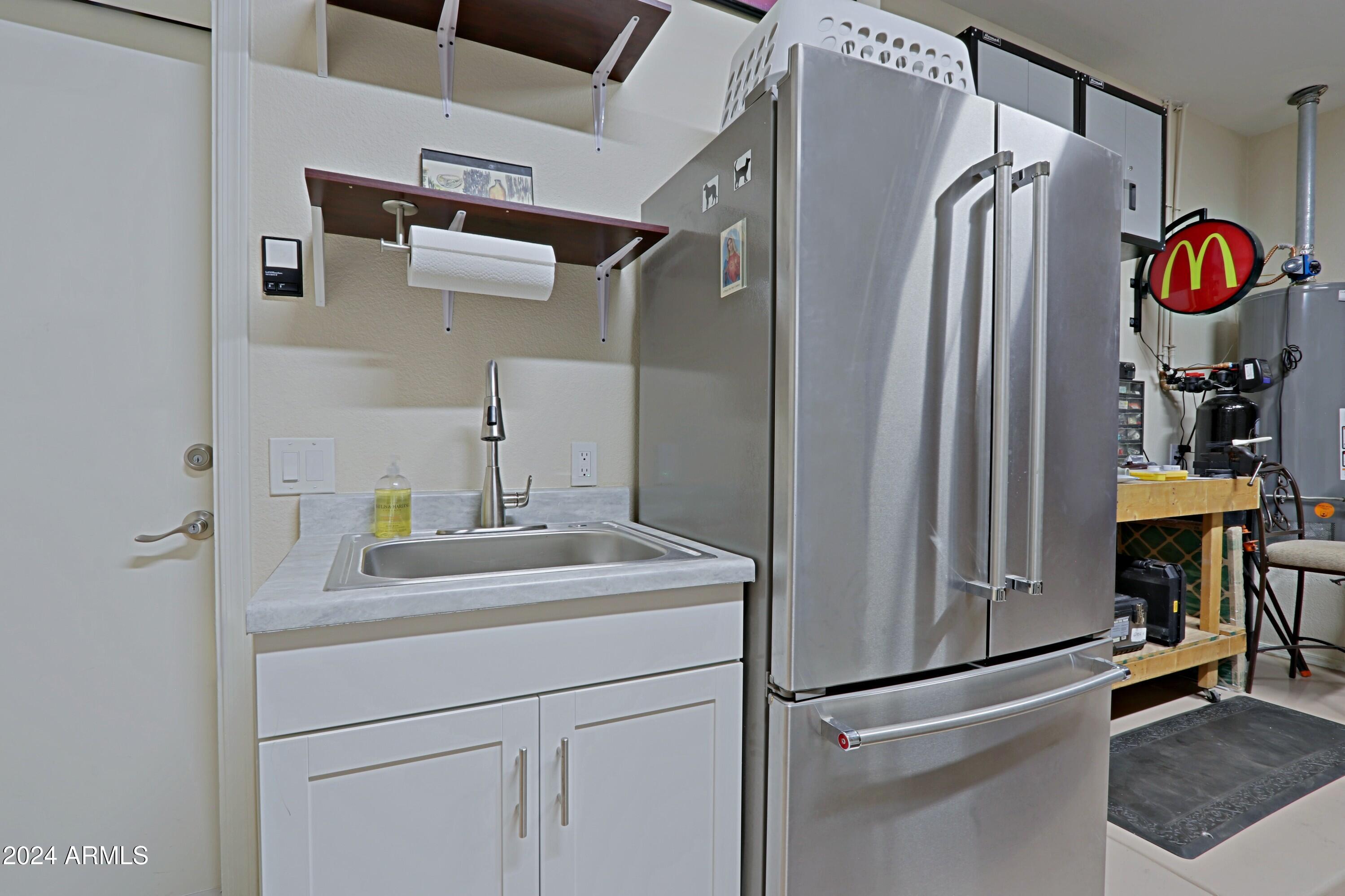 9338 E LAUREL Circle