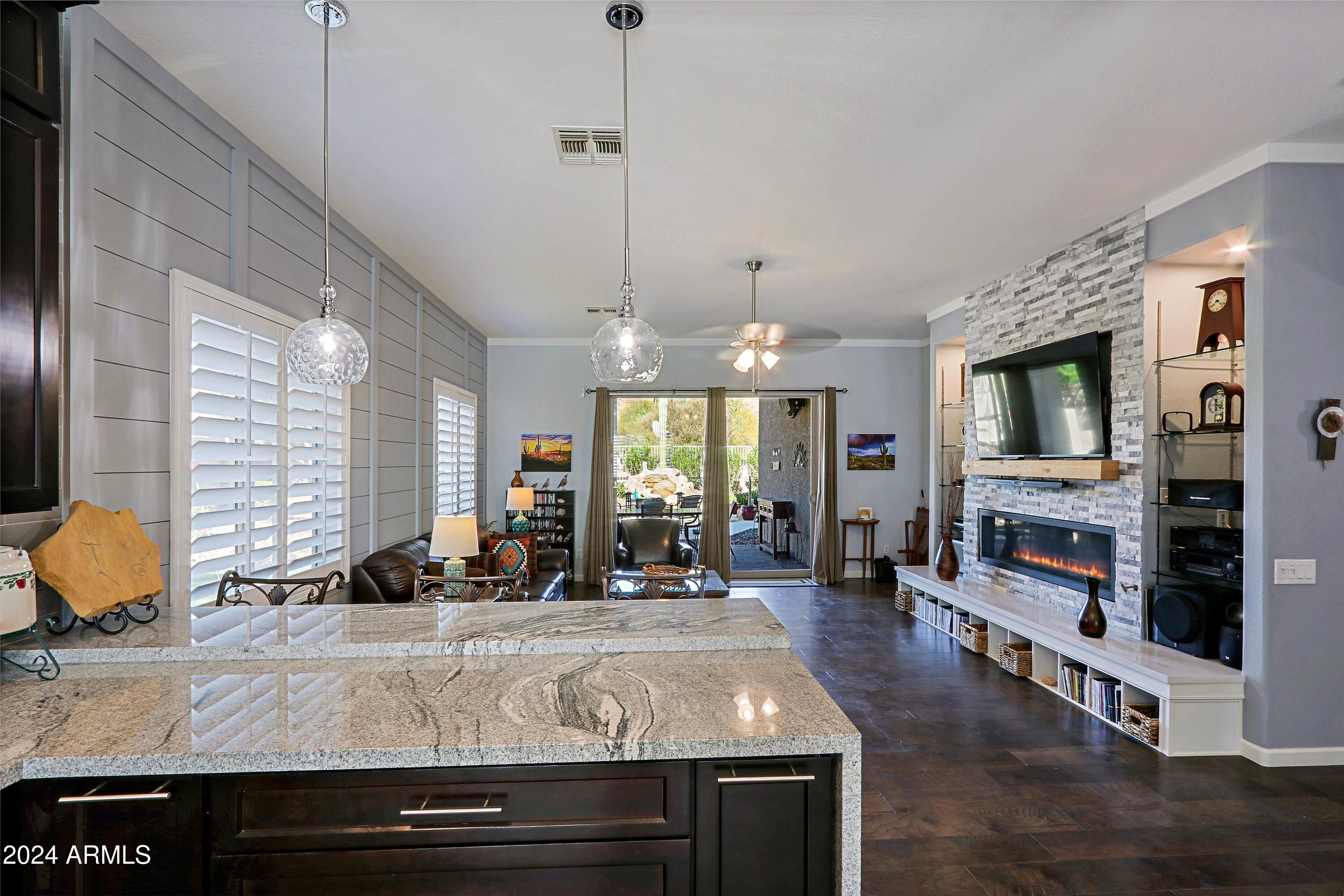 9338 E LAUREL Circle