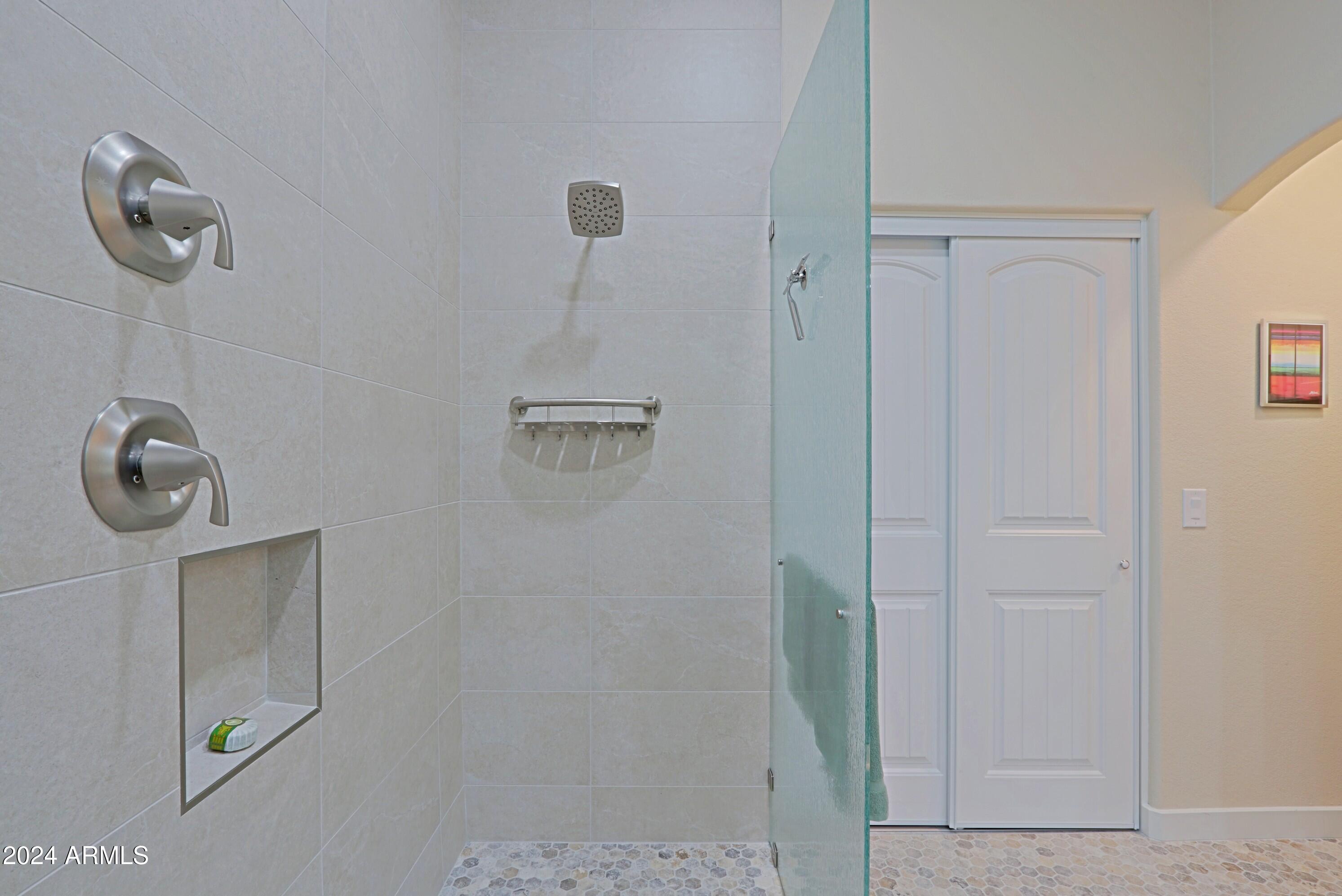 9338 E LAUREL Circle