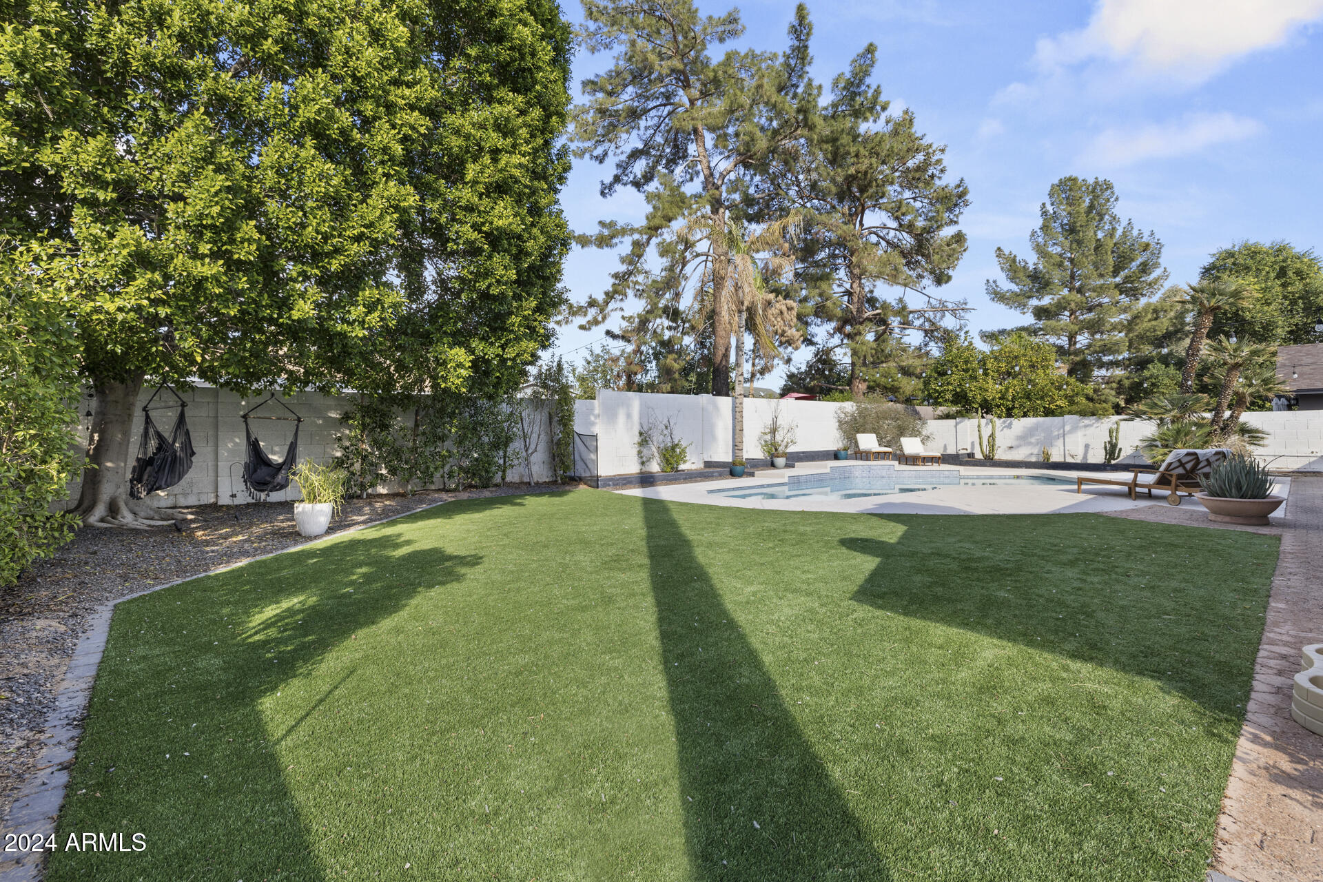 4836 E MARILYN Road