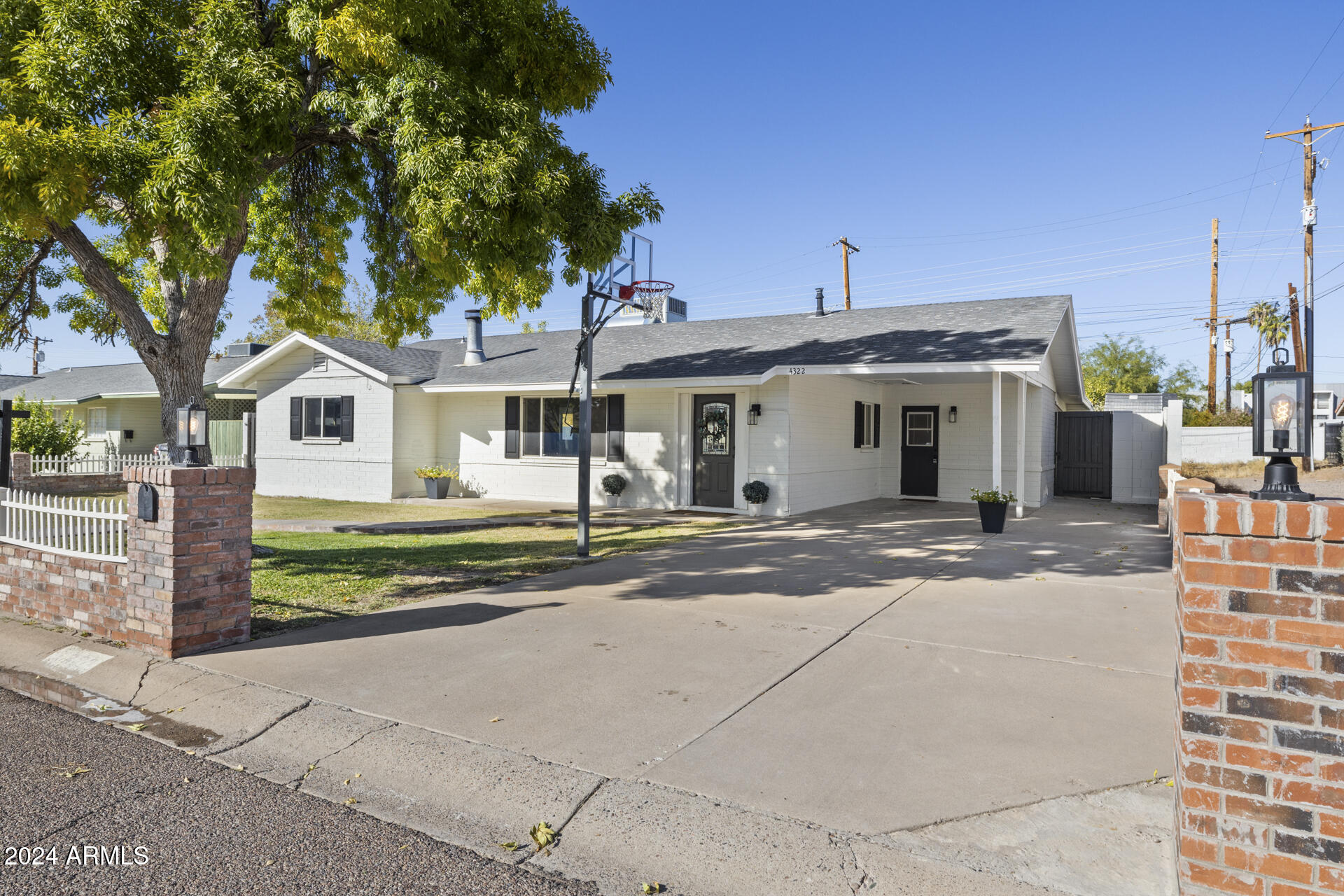 4322 E MULBERRY Drive
