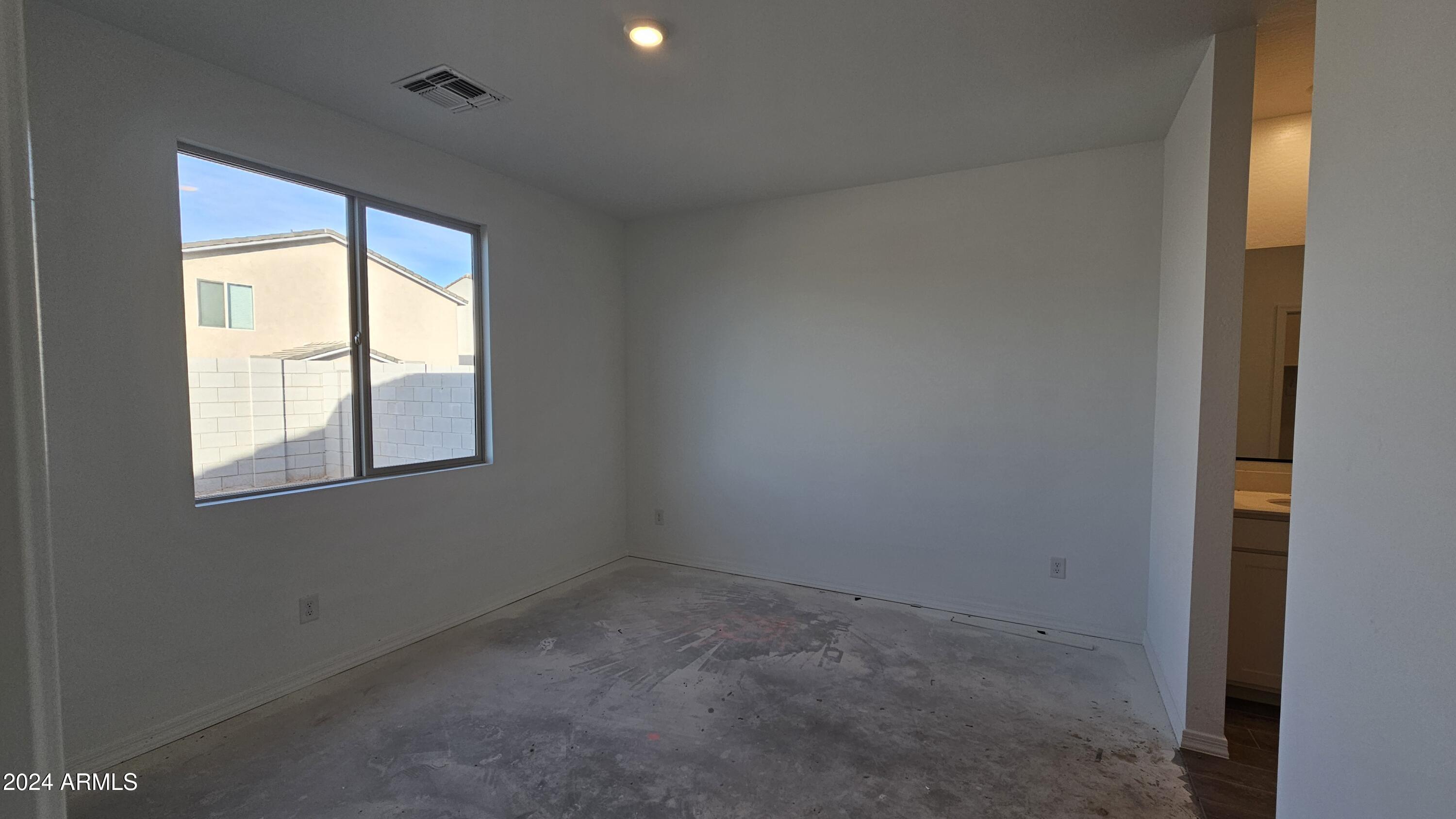 37574 N COWBOY Lane