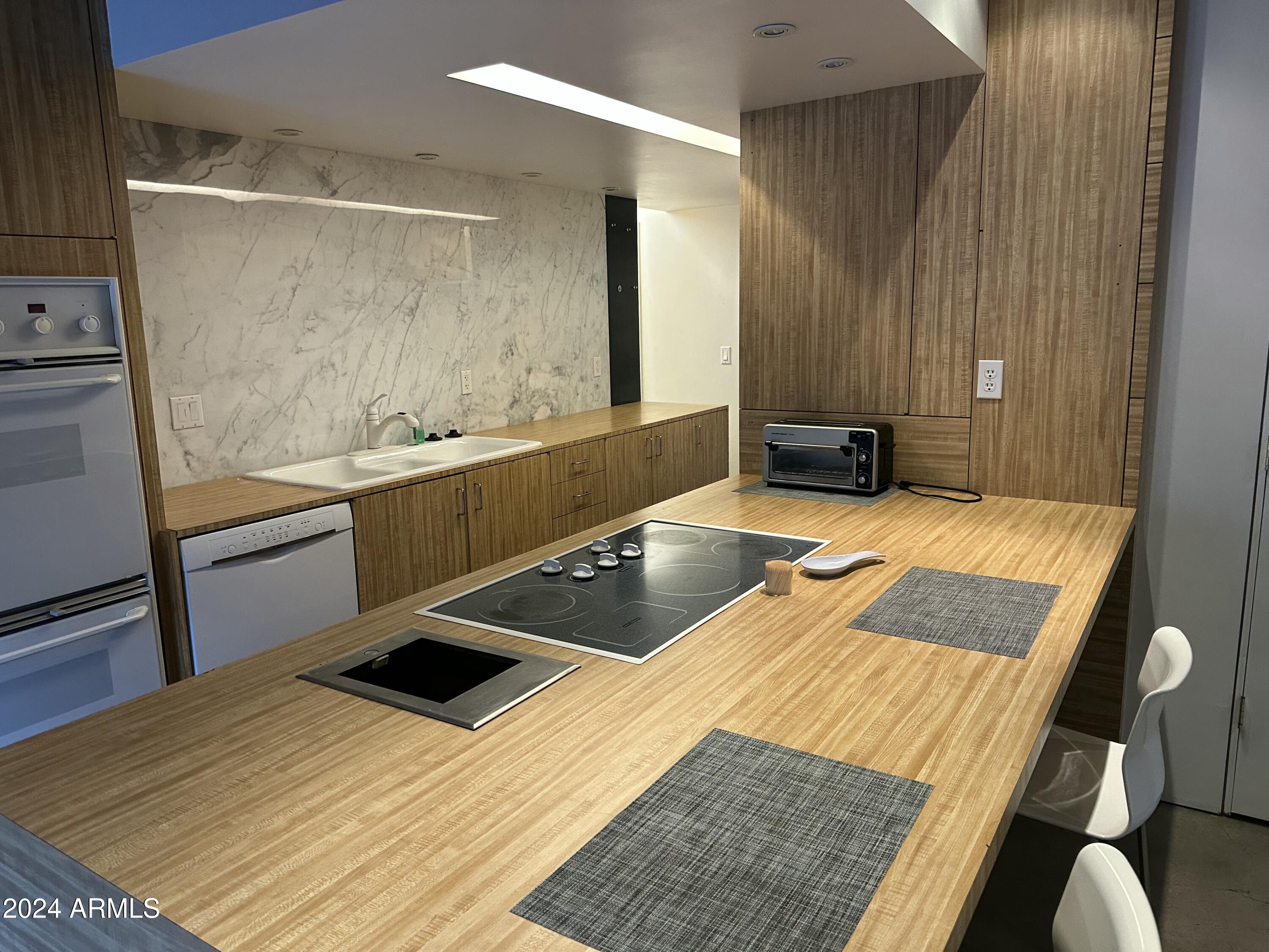 10423 N 11TH Street, 2