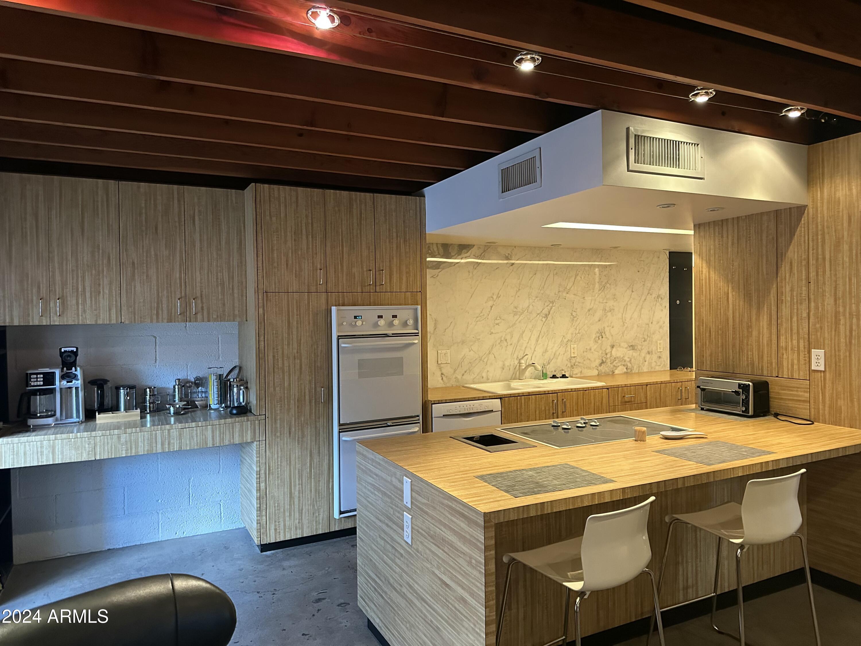 10423 N 11TH Street, 2