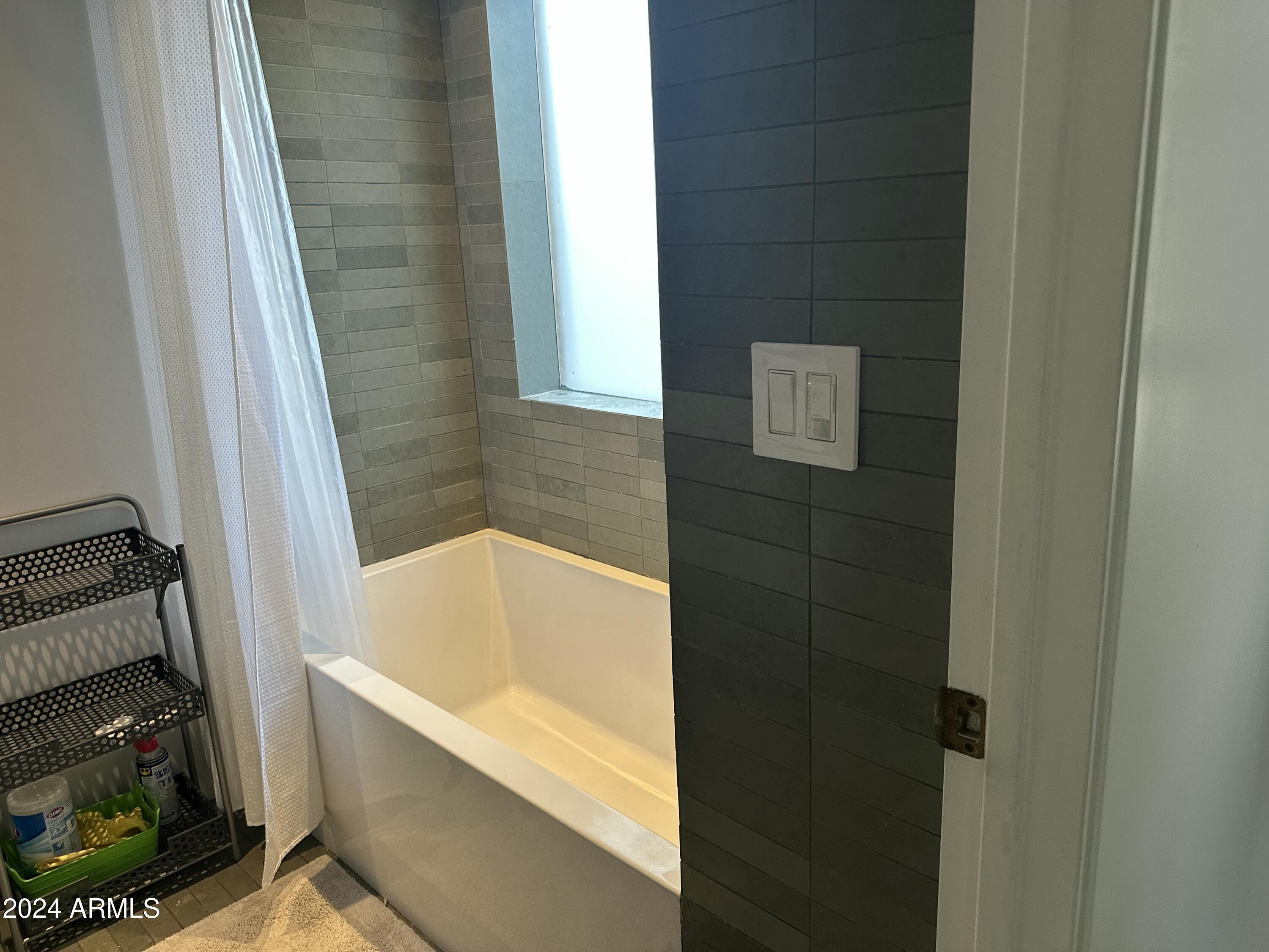 10423 N 11TH Street, 2