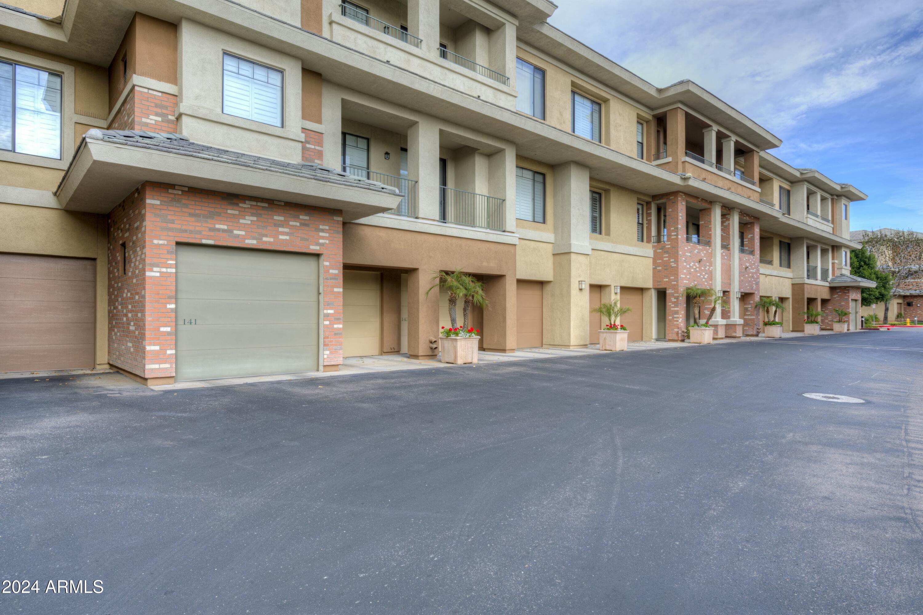 2989 N 44TH Street, 1034