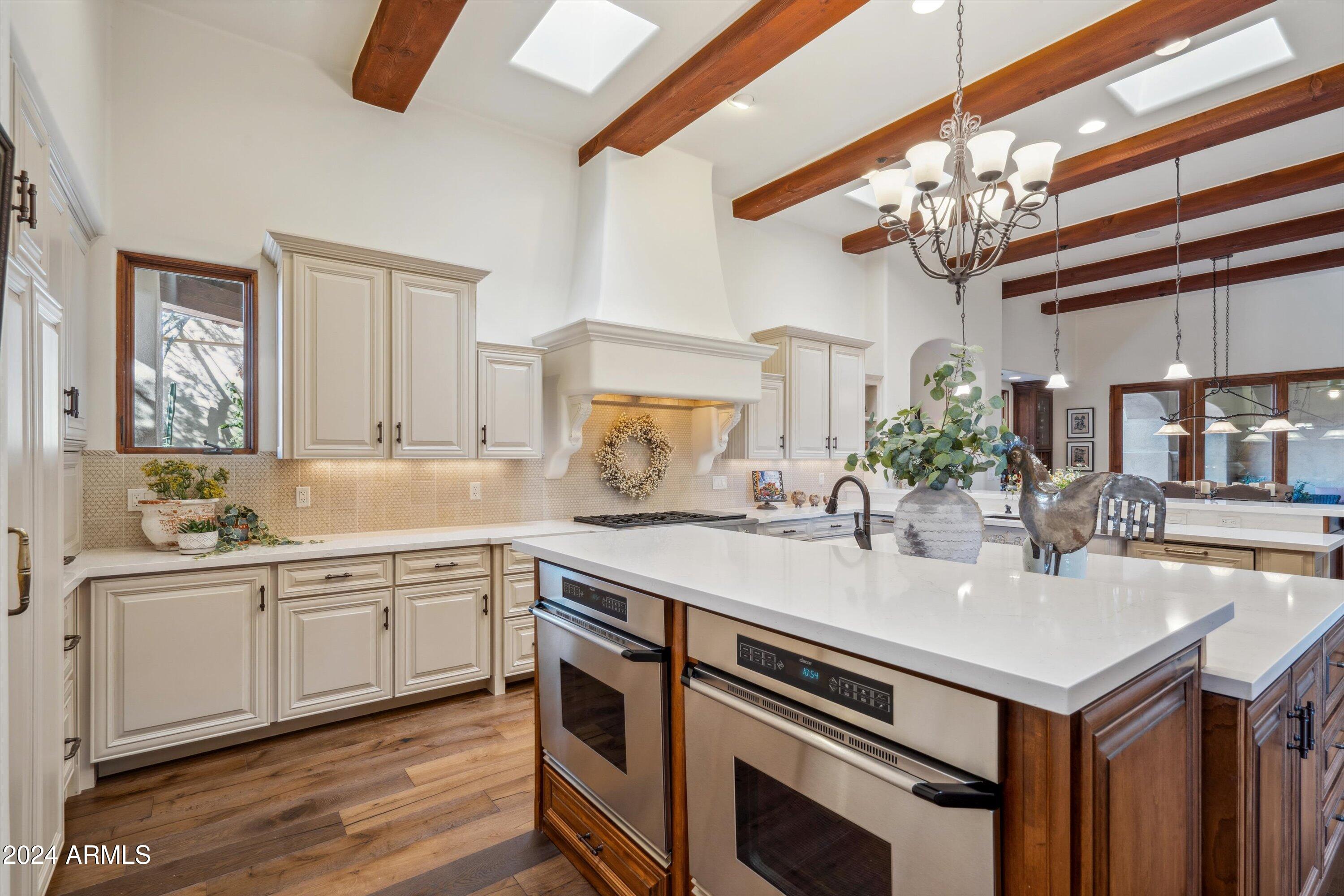 8300 E DIXILETA Drive, 218