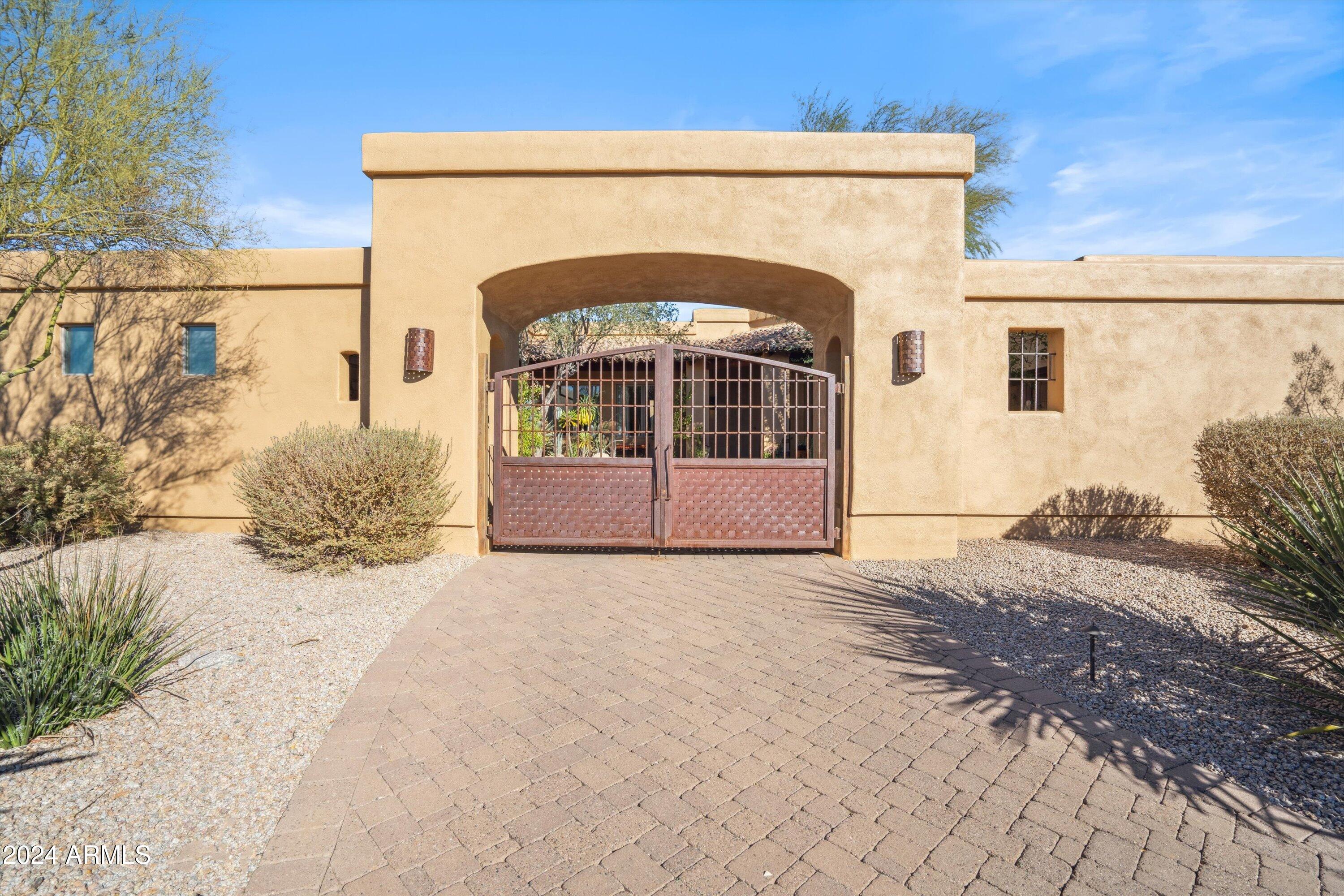 8300 E DIXILETA Drive, 218