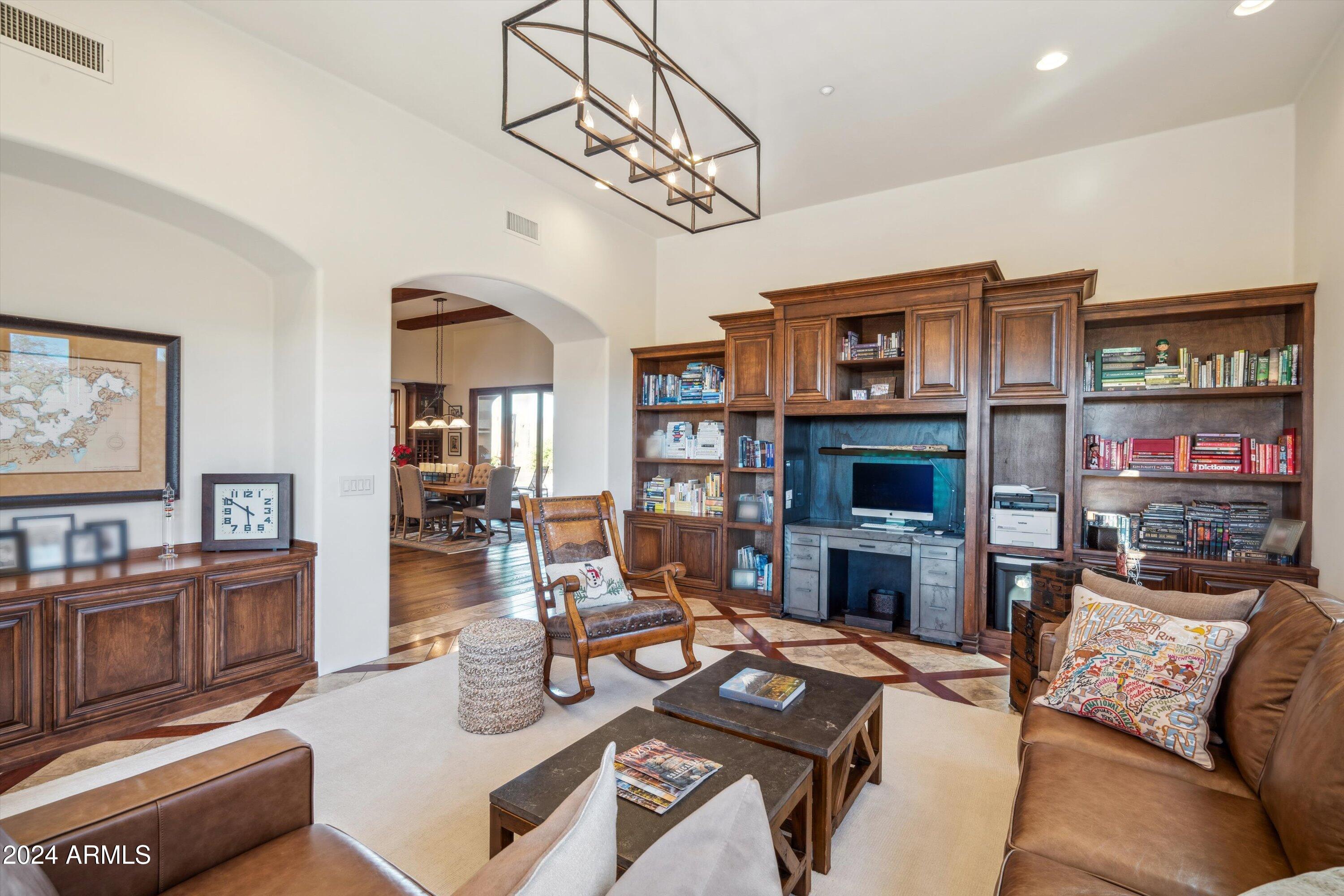 8300 E DIXILETA Drive, 218