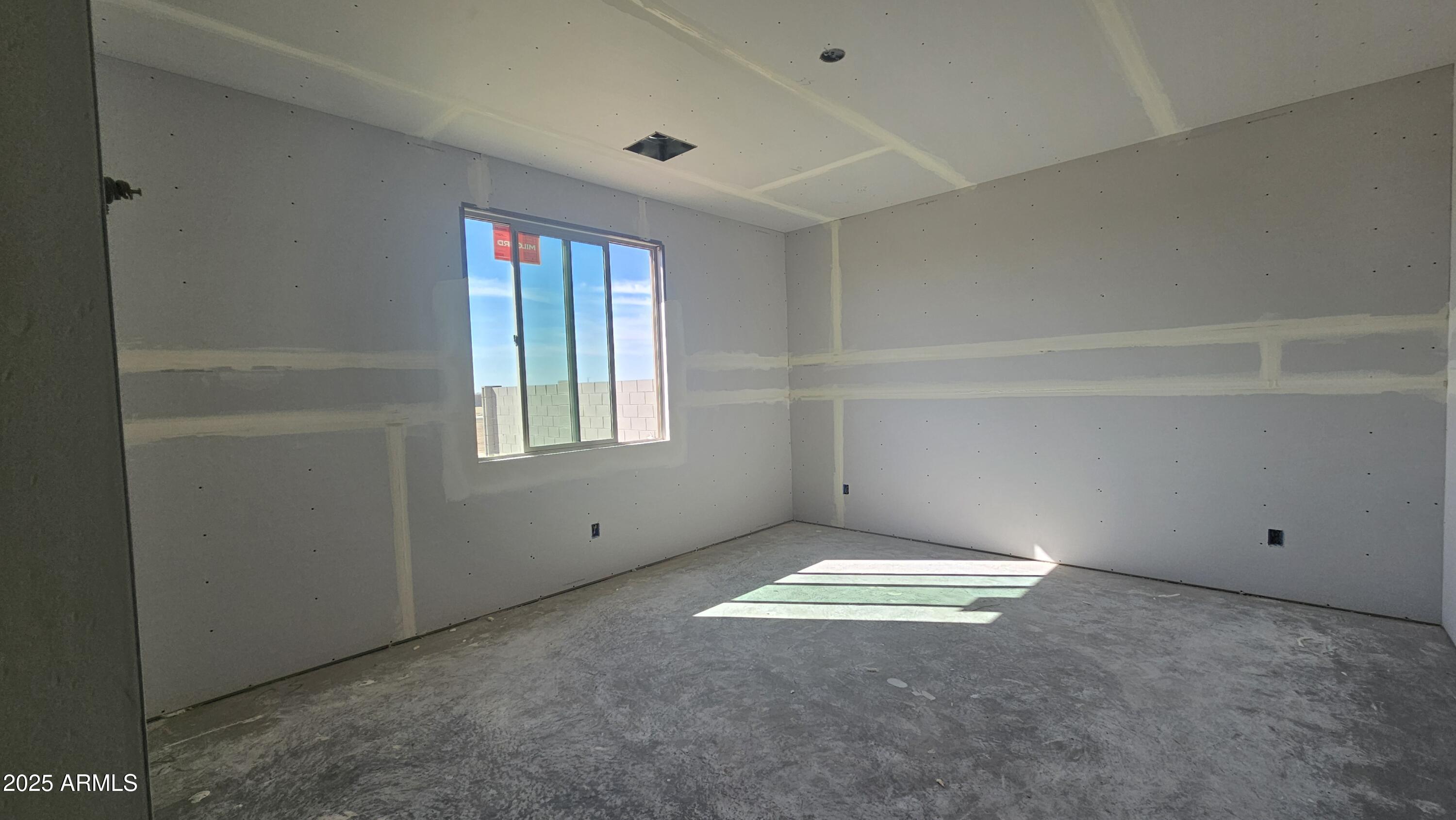 2671 E ABE TRUCKLE Avenue