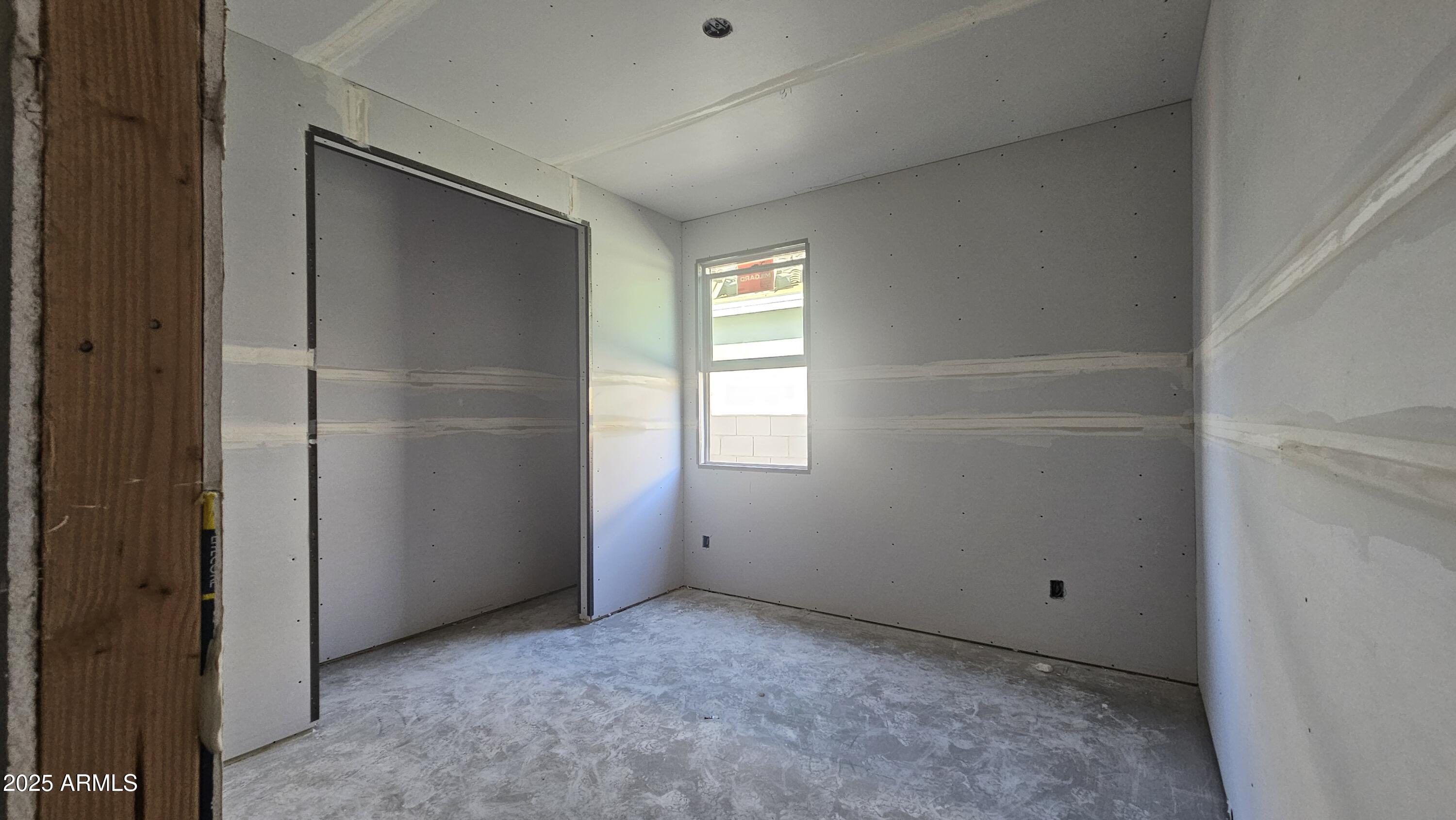 2671 E ABE TRUCKLE Avenue