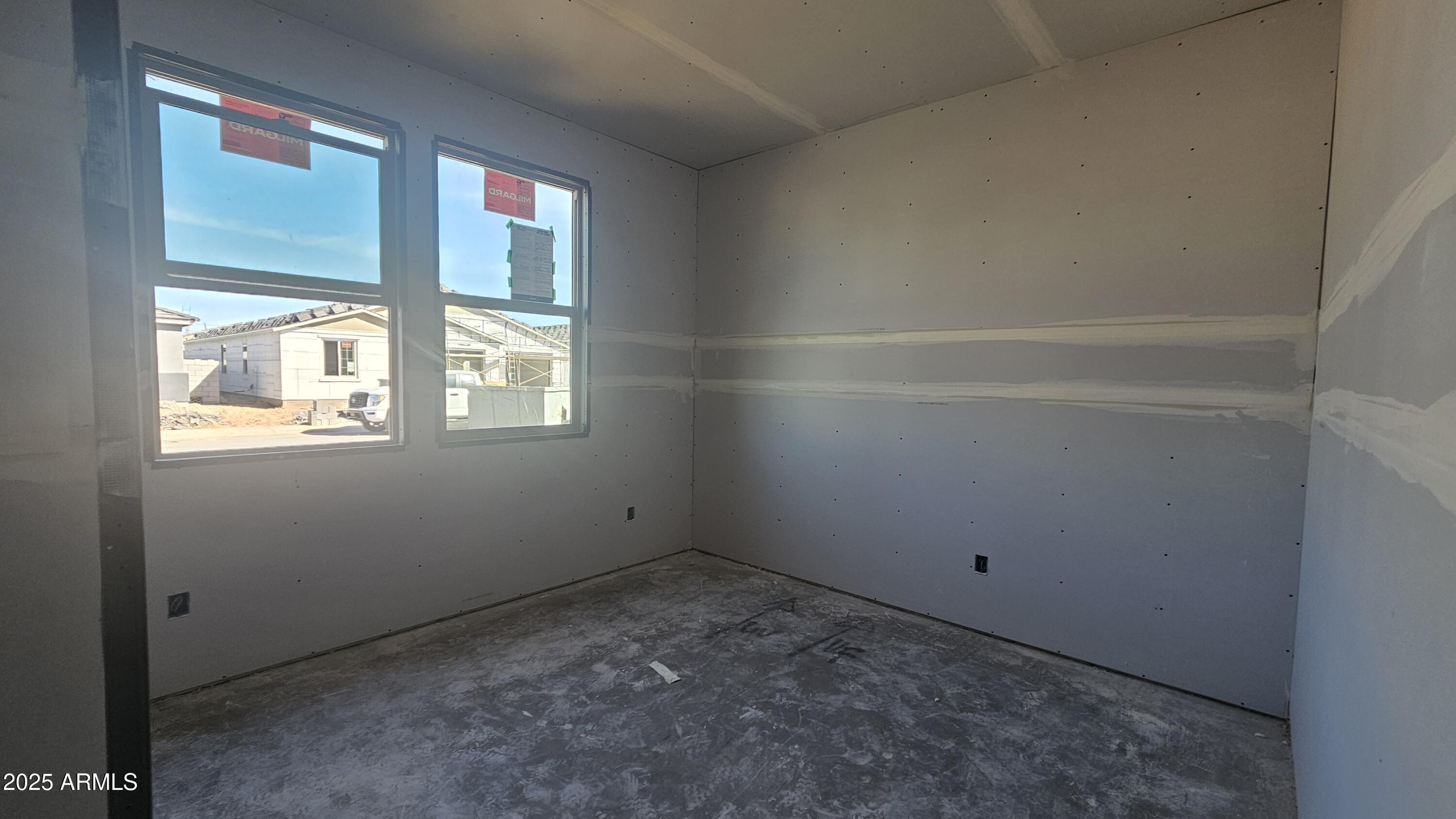 2671 E ABE TRUCKLE Avenue