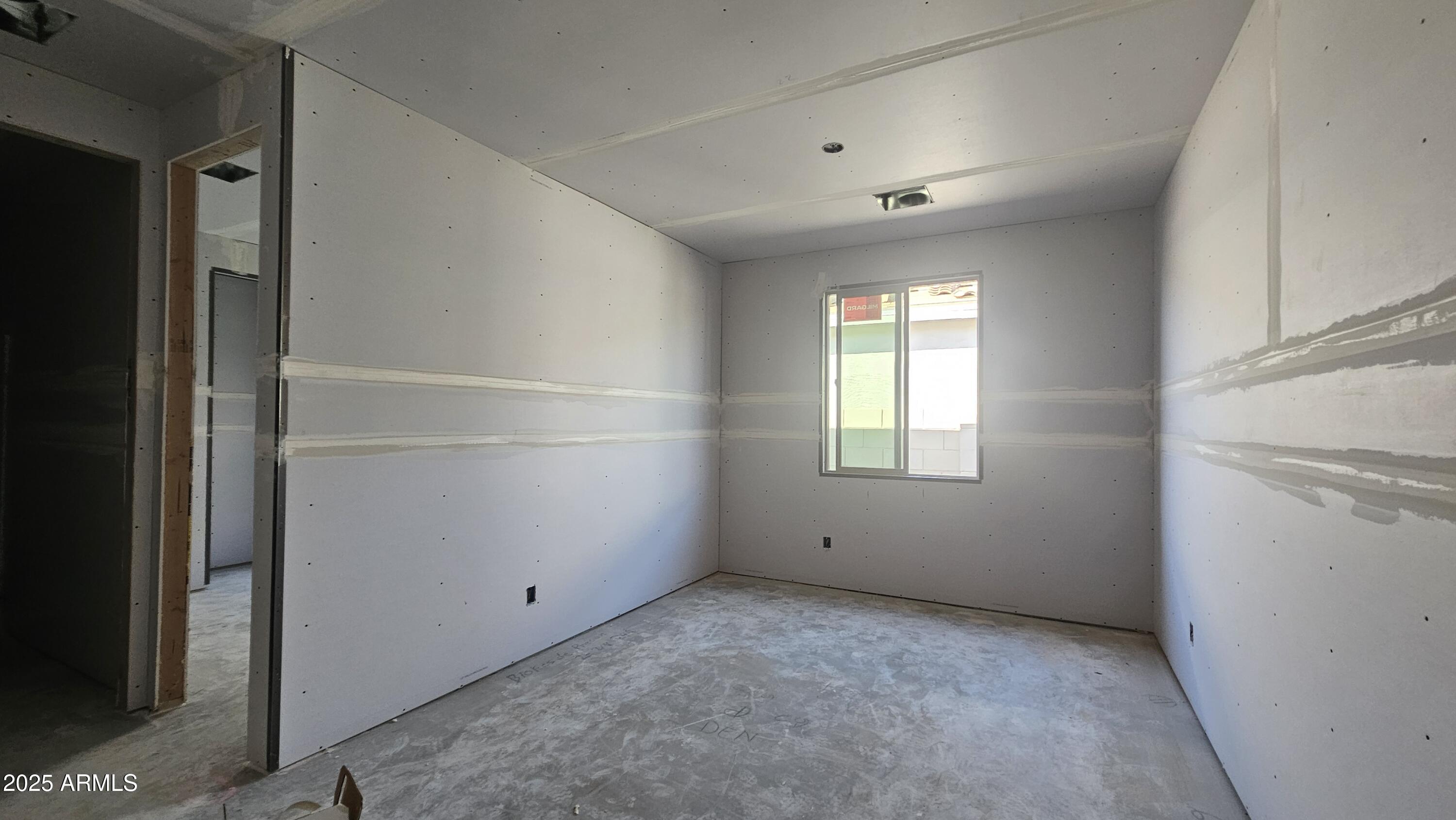 2671 E ABE TRUCKLE Avenue