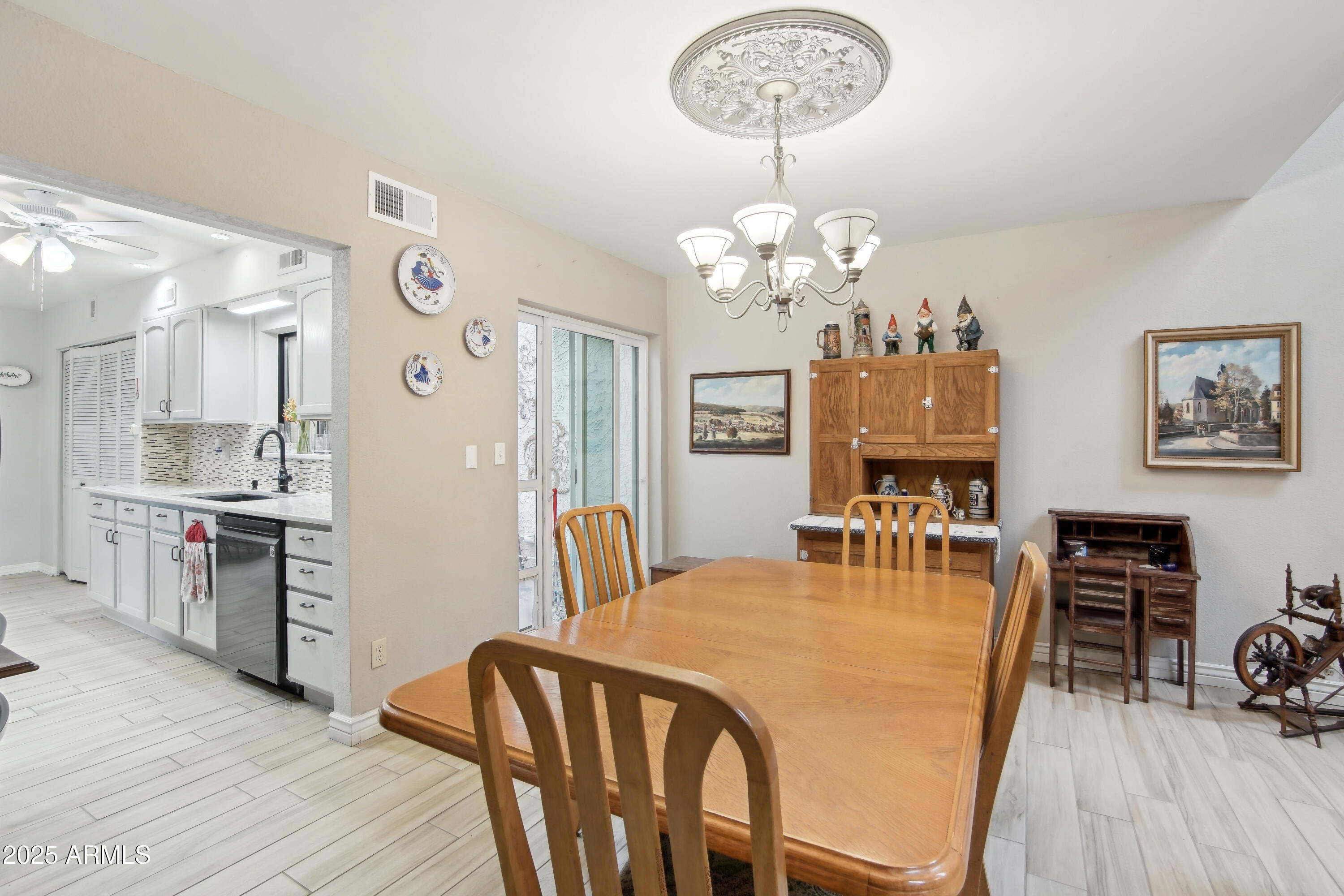 4026 E LARKSPUR Drive