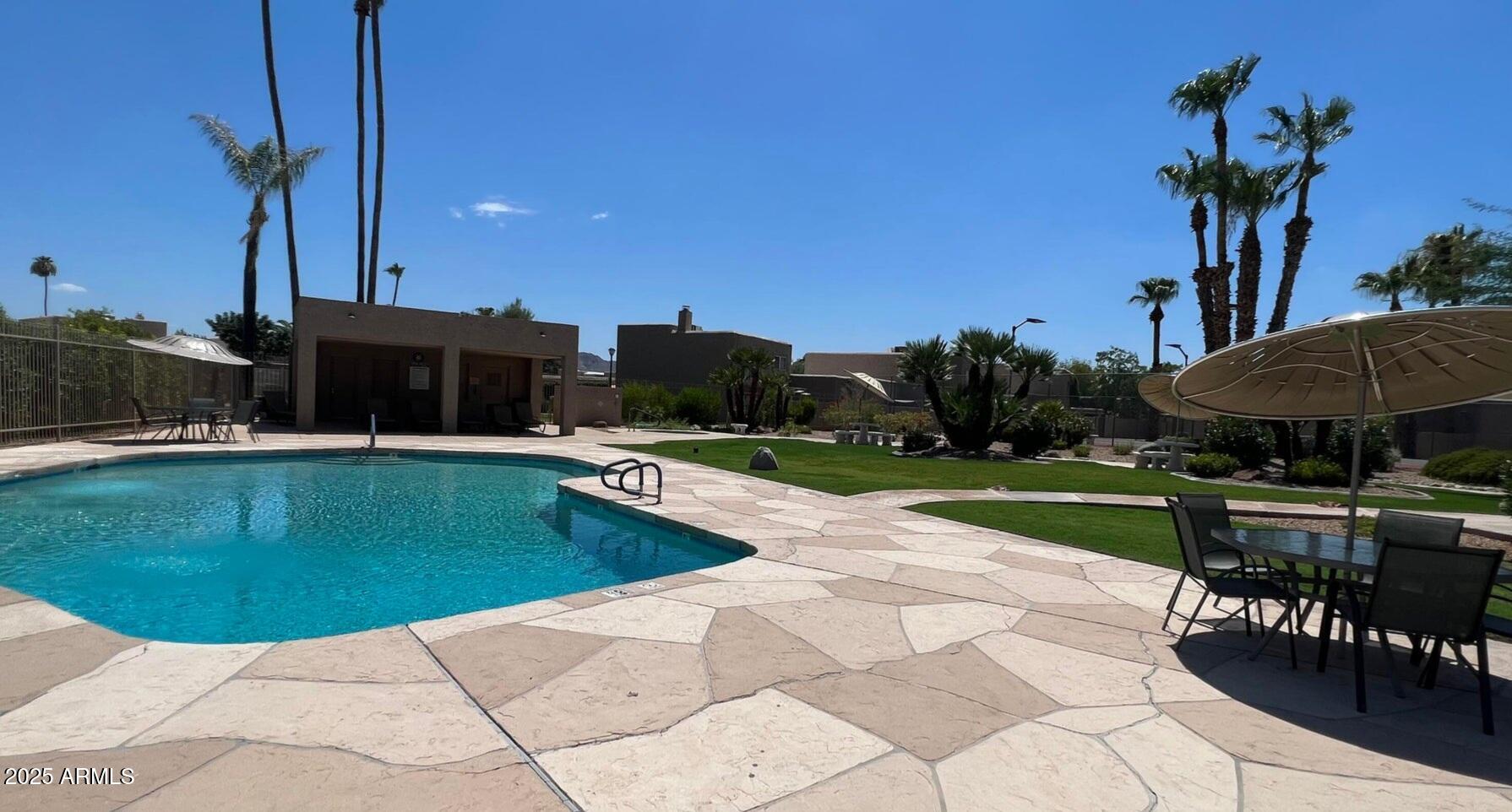 4026 E LARKSPUR Drive