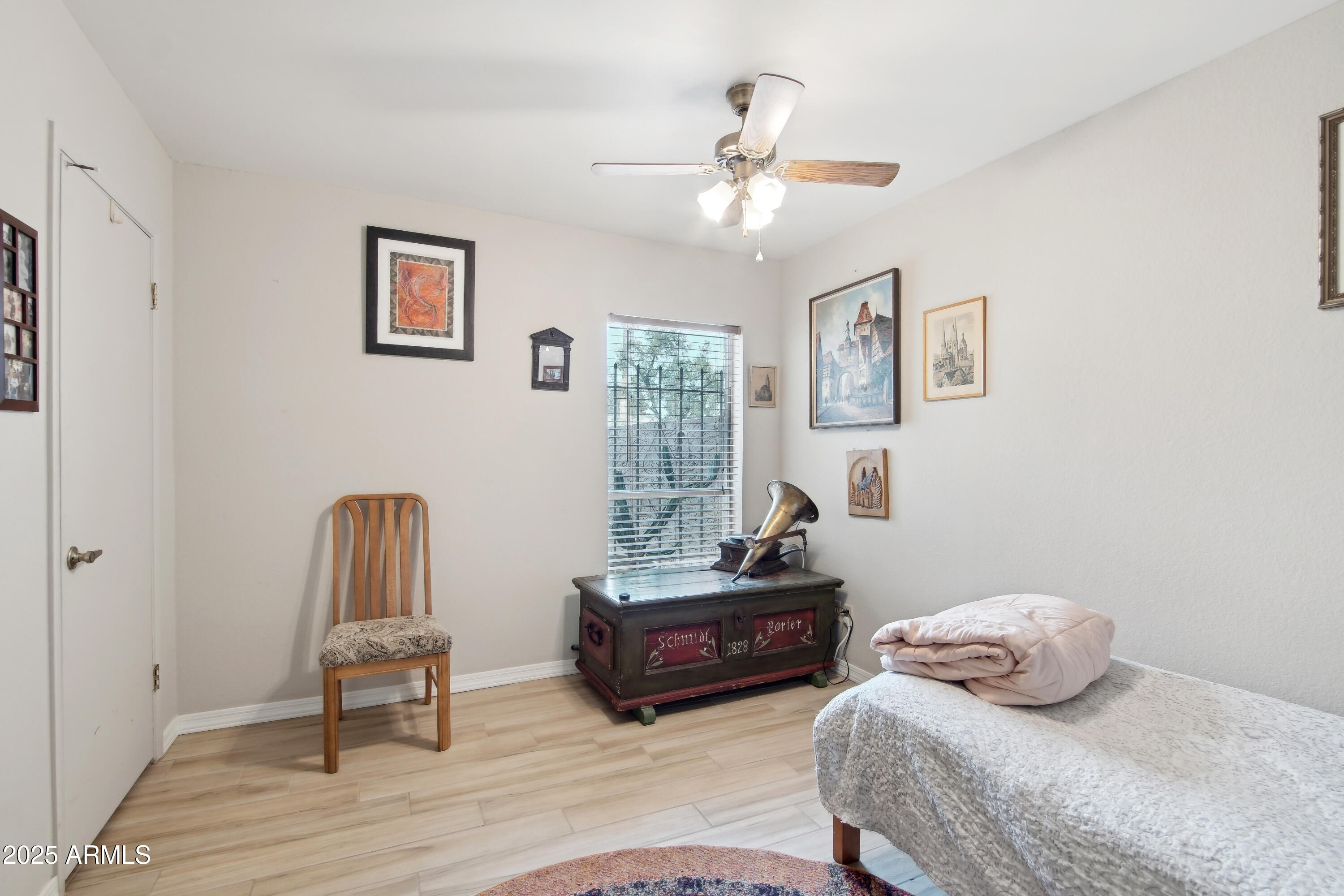 4026 E LARKSPUR Drive