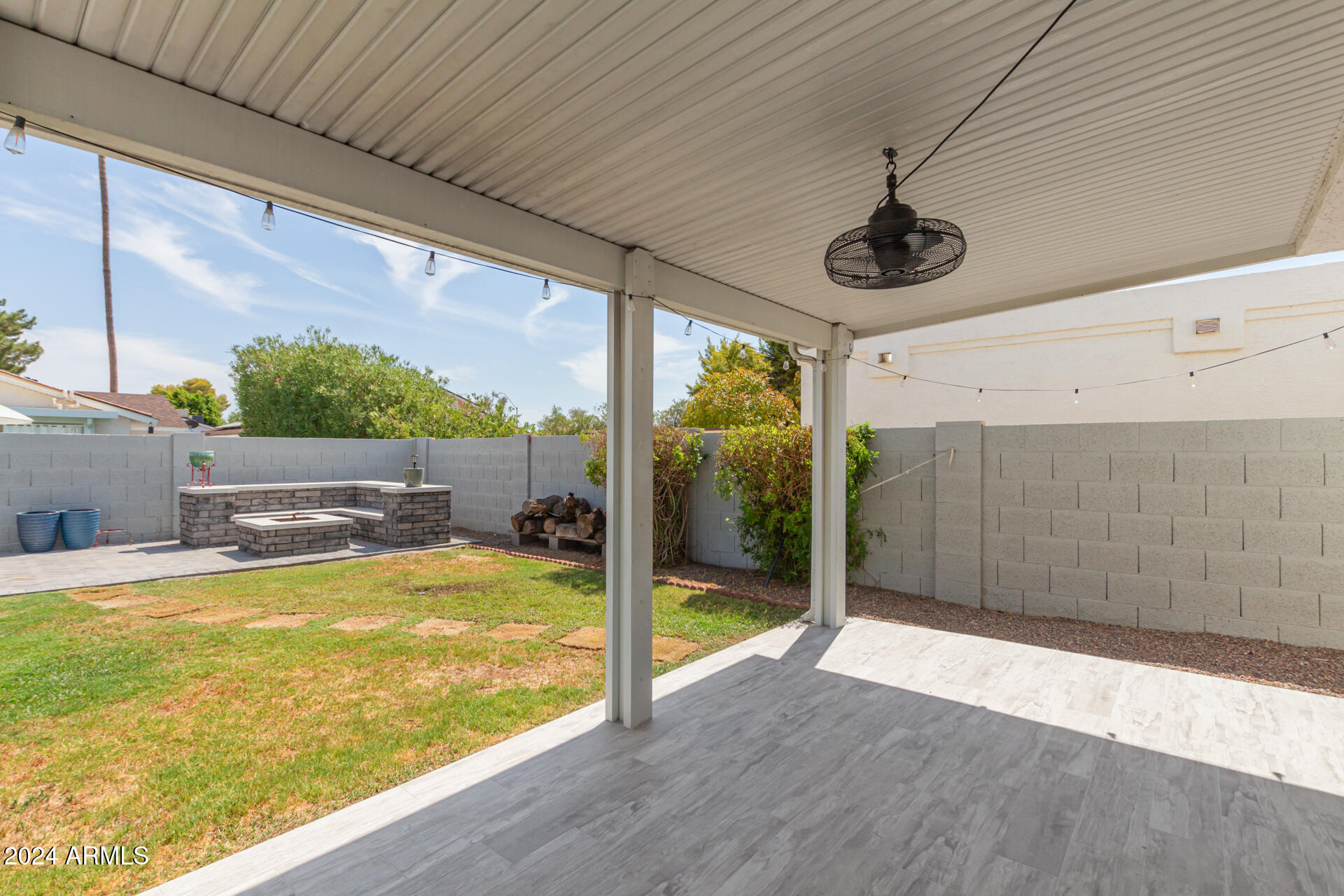 609 W GRANDVIEW Road