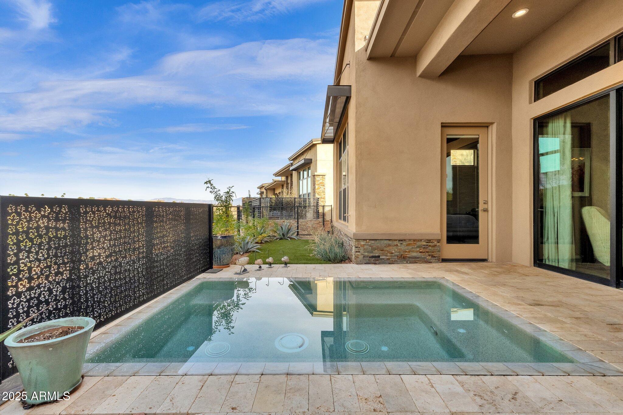 15961 E RIDGESTONE Drive