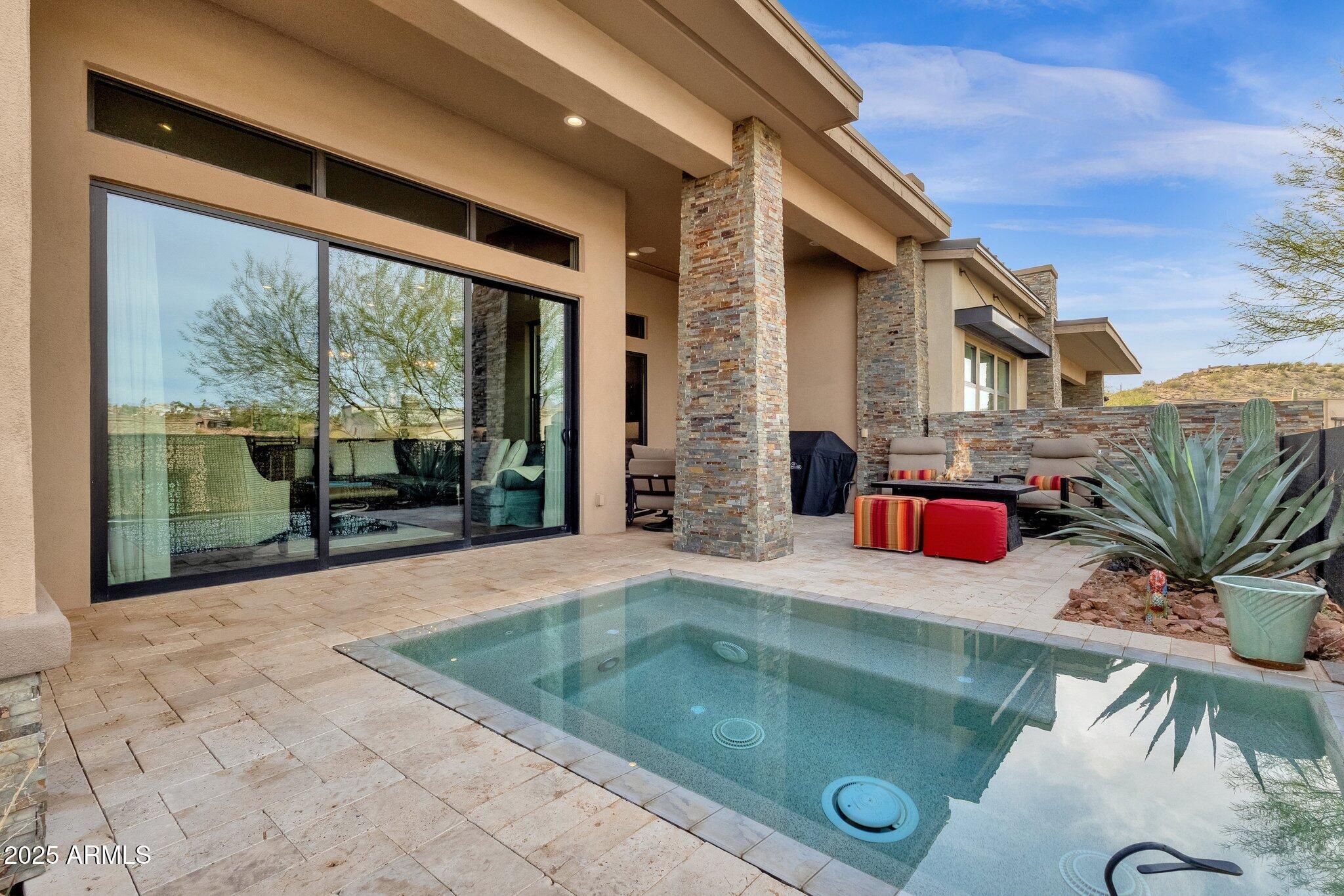 15961 E RIDGESTONE Drive