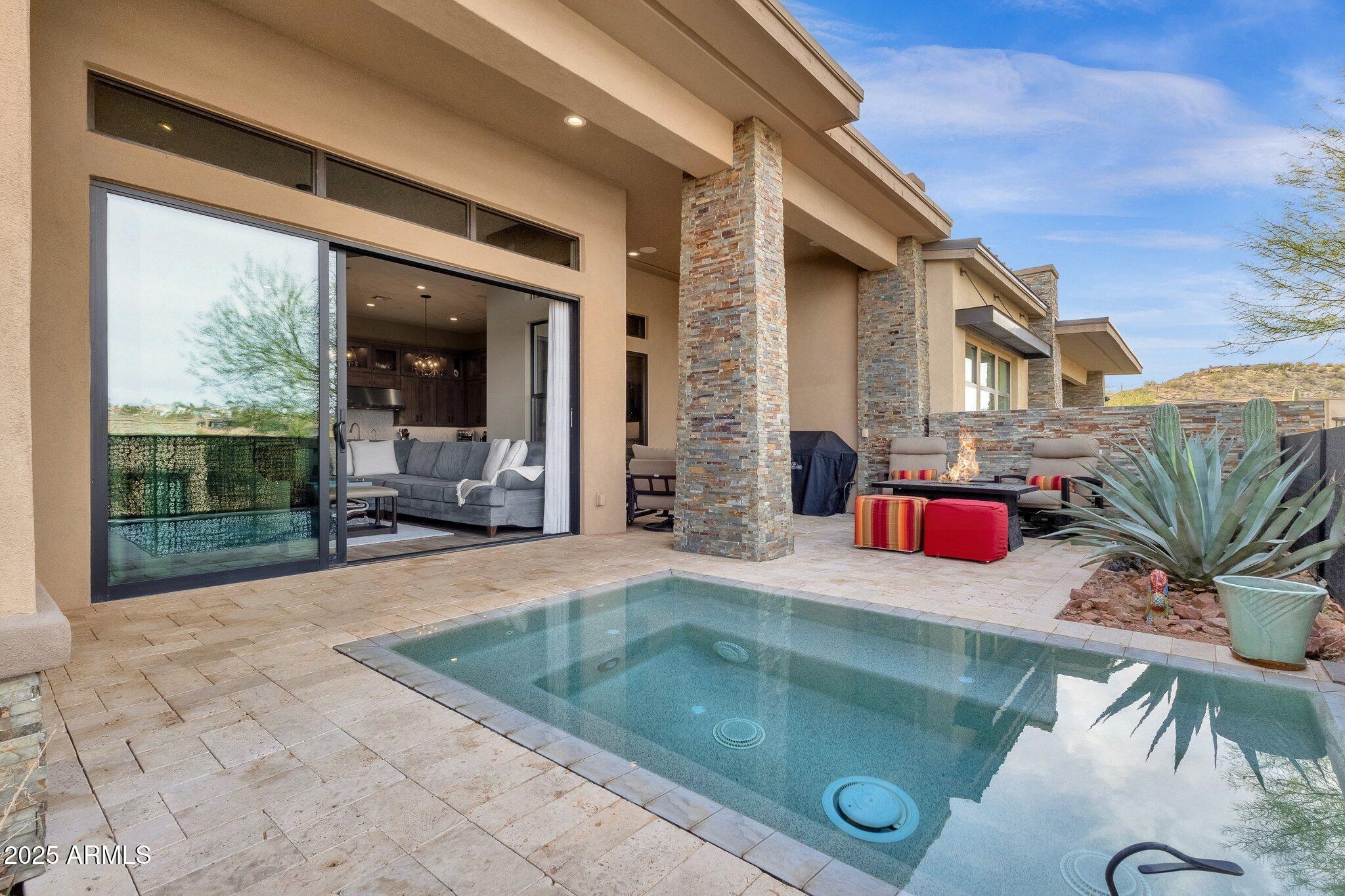 15961 E RIDGESTONE Drive