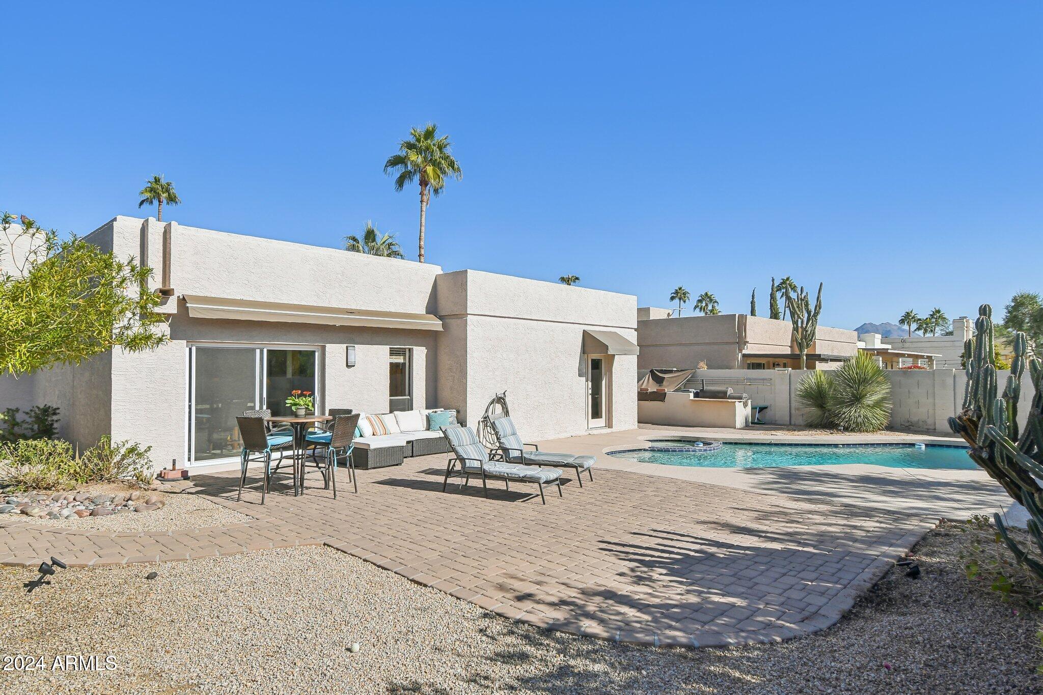 6627 E KELTON Lane