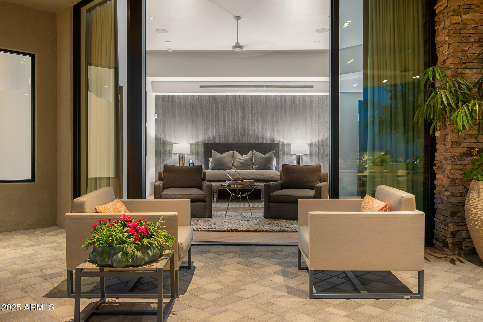 5630 E ROCKRIDGE Road