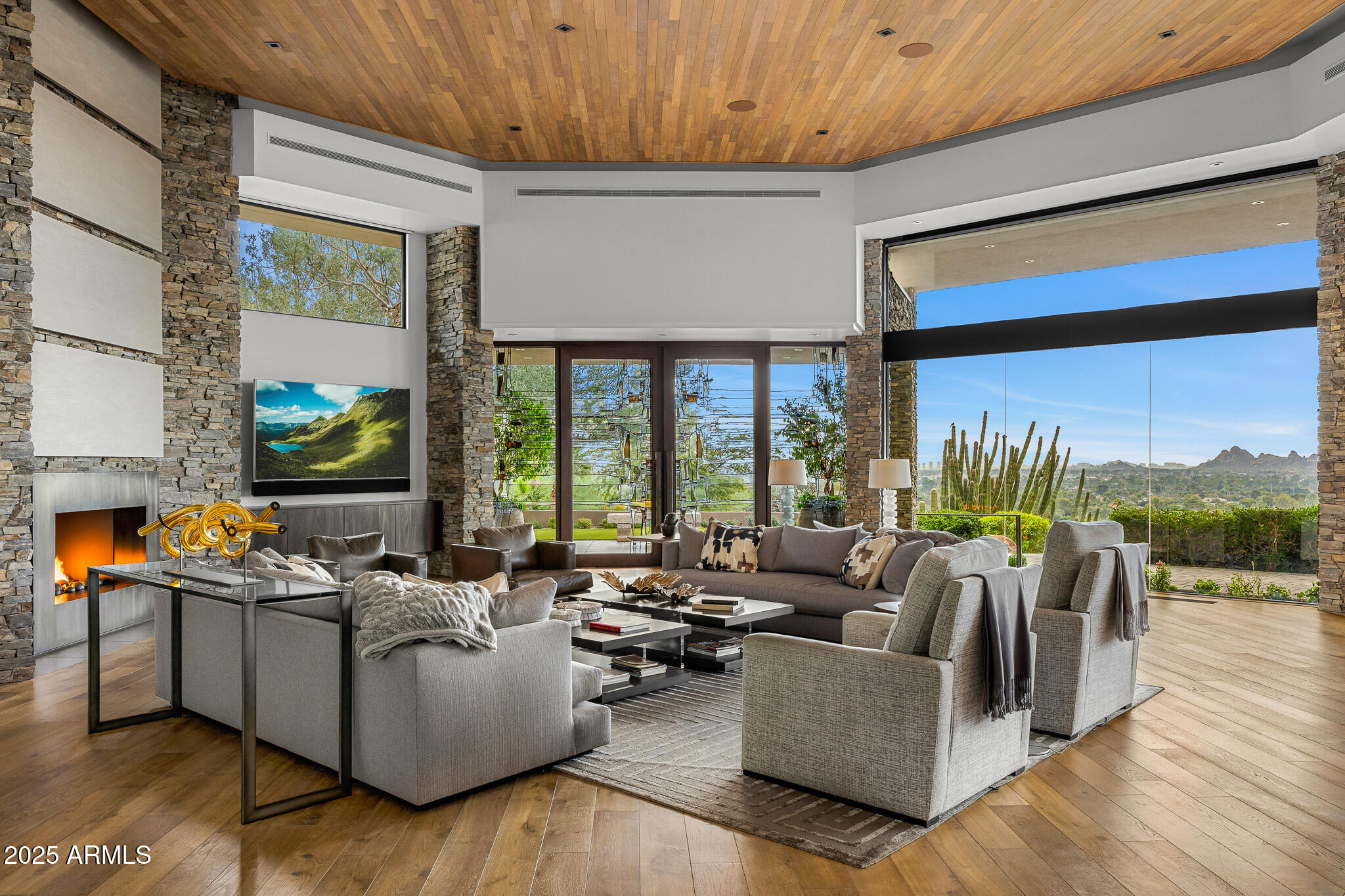 5630 E ROCKRIDGE Road