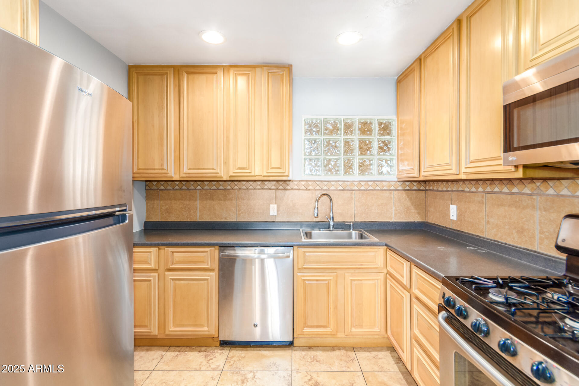 735 W COOLIDGE Street
