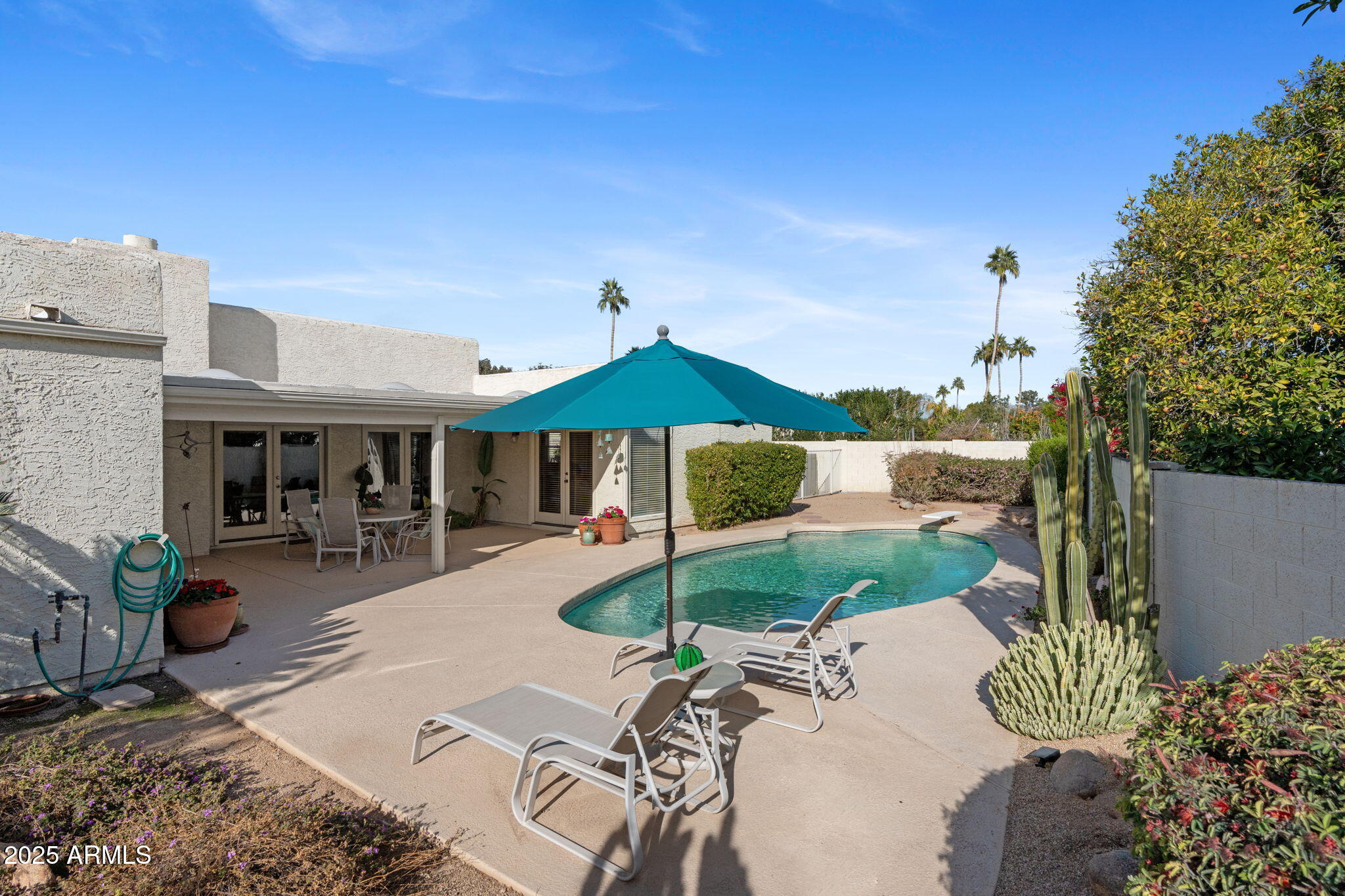 5663 N 73RD Street