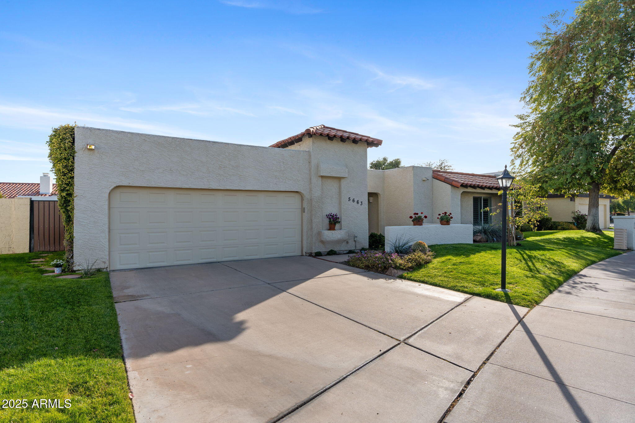 5663 N 73RD Street