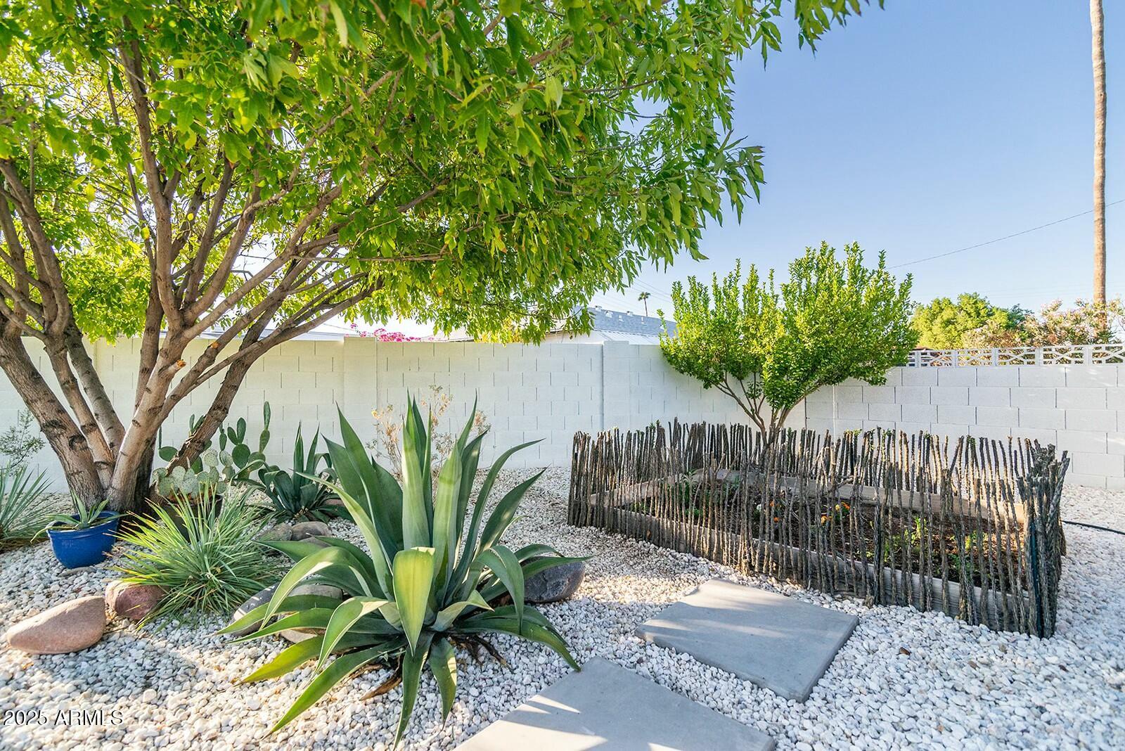 7301 E ALMERIA Road