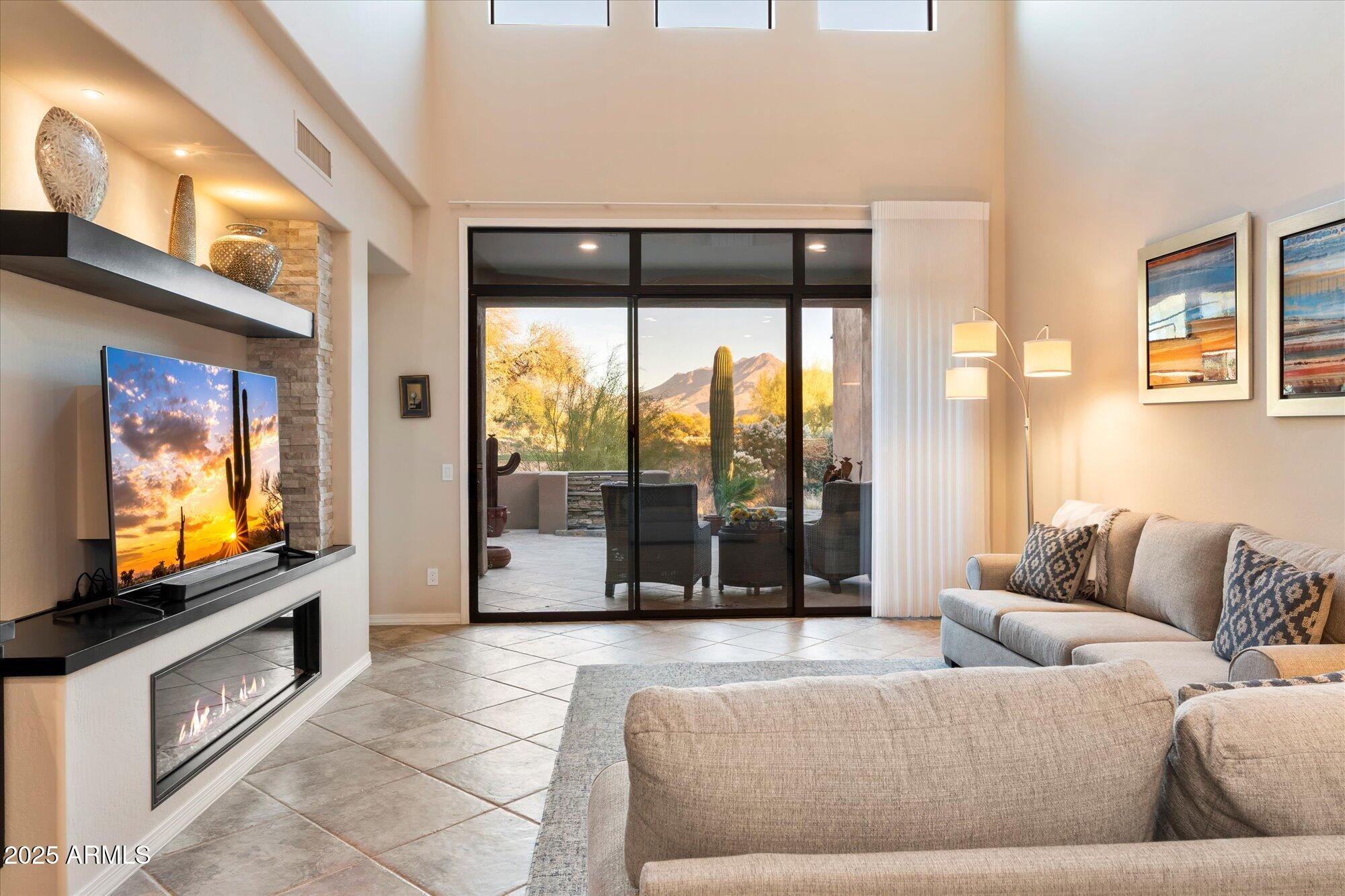 9270 E THOMPSON PEAK Parkway, 335