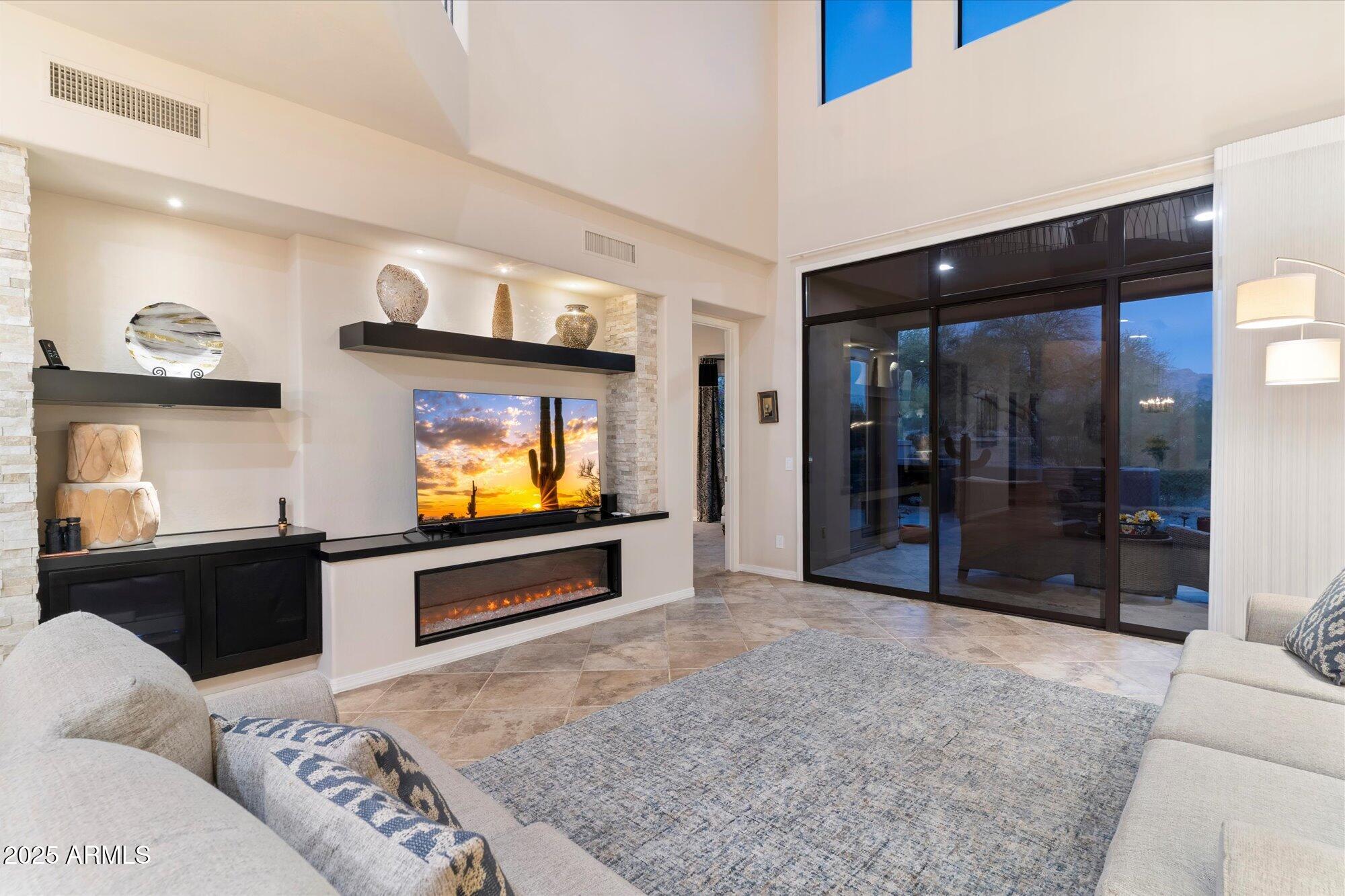 9270 E THOMPSON PEAK Parkway, 335