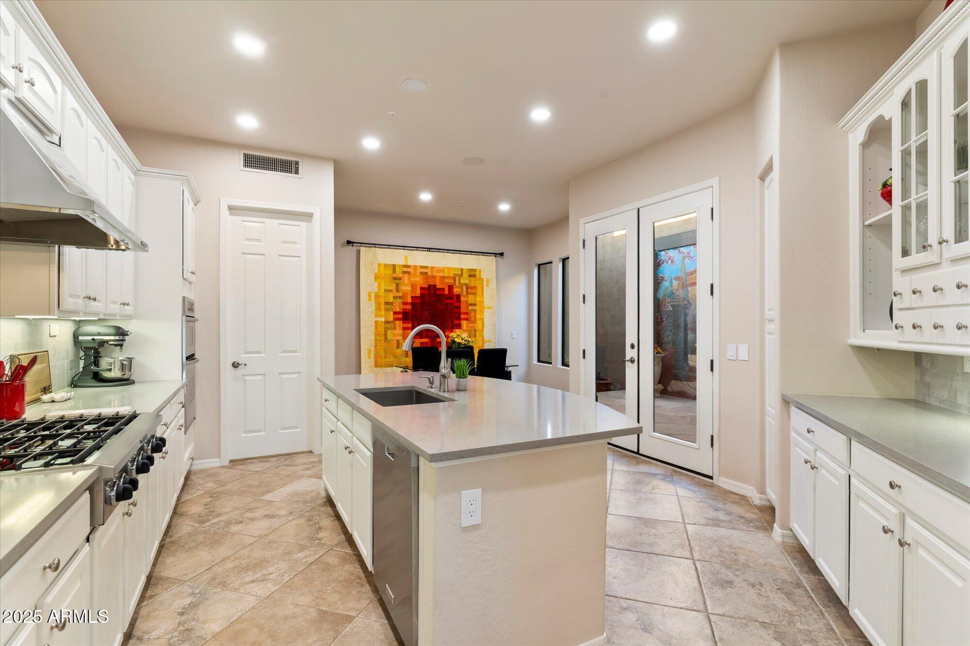 9270 E THOMPSON PEAK Parkway, 335