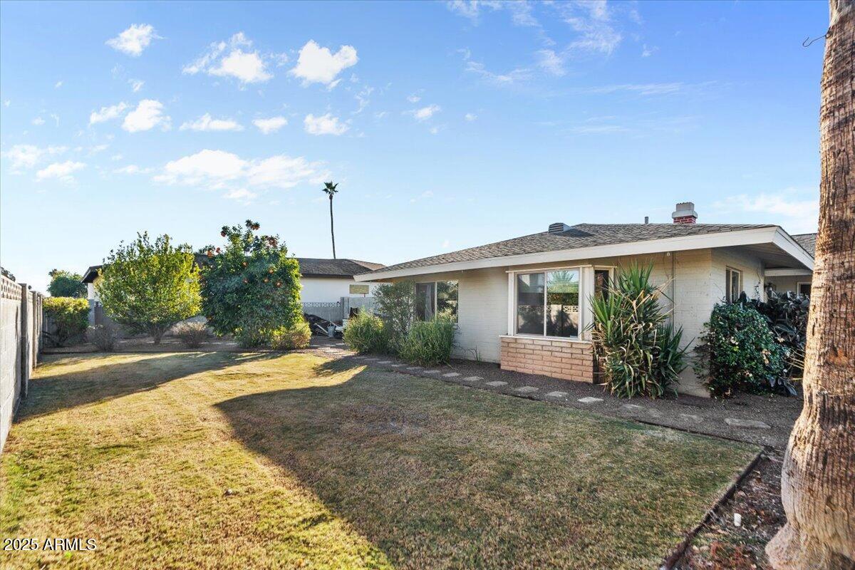 1851 E FREMONT Drive