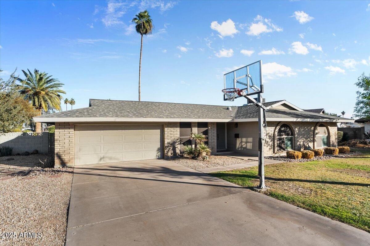 1851 E FREMONT Drive