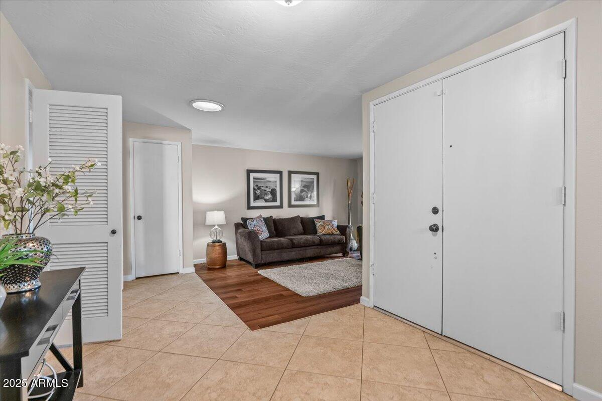 1851 E FREMONT Drive