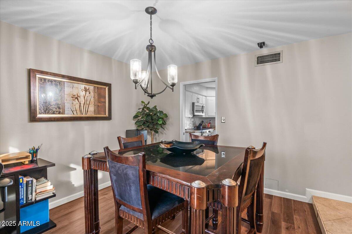 1851 E FREMONT Drive