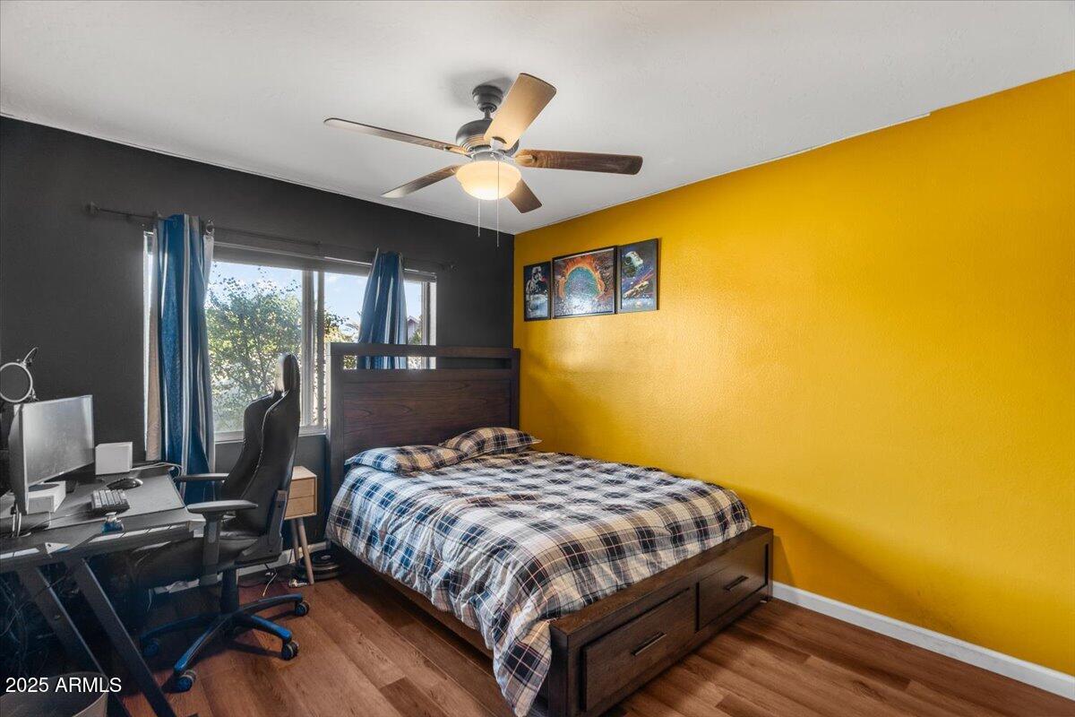 1851 E FREMONT Drive