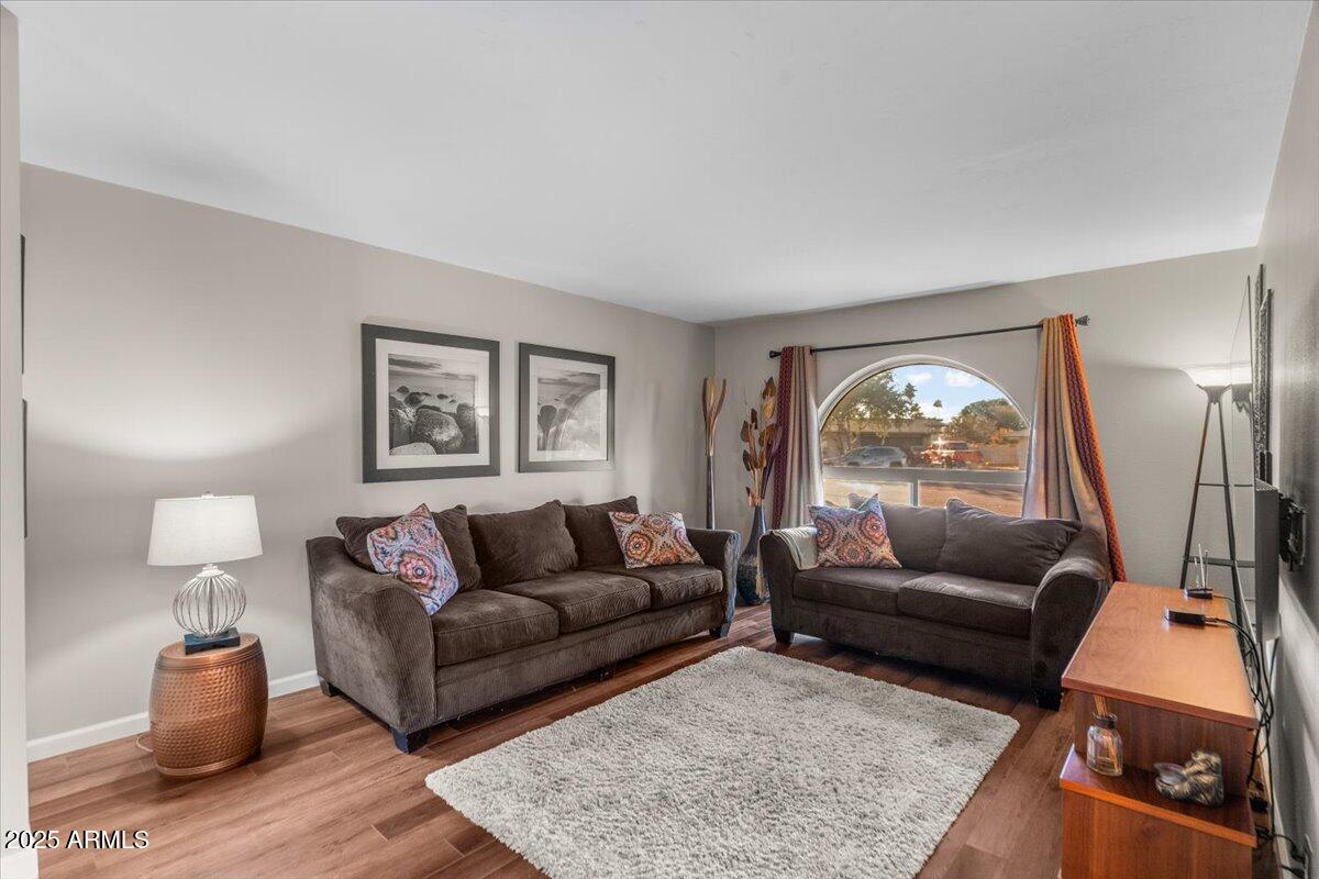 1851 E FREMONT Drive