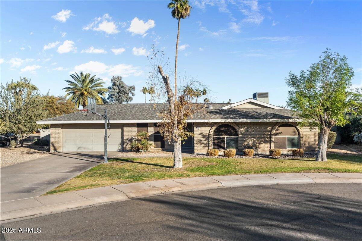 1851 E FREMONT Drive