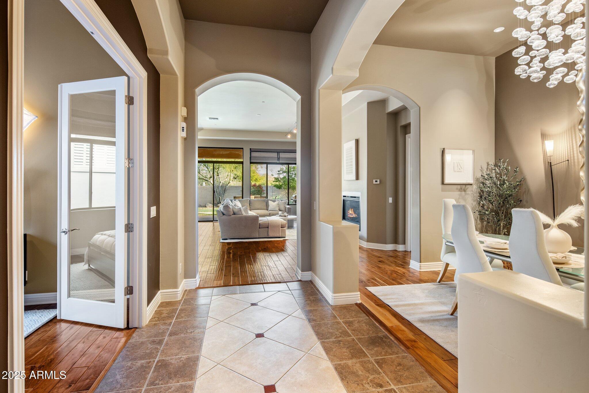 9887 E EDGESTONE Drive