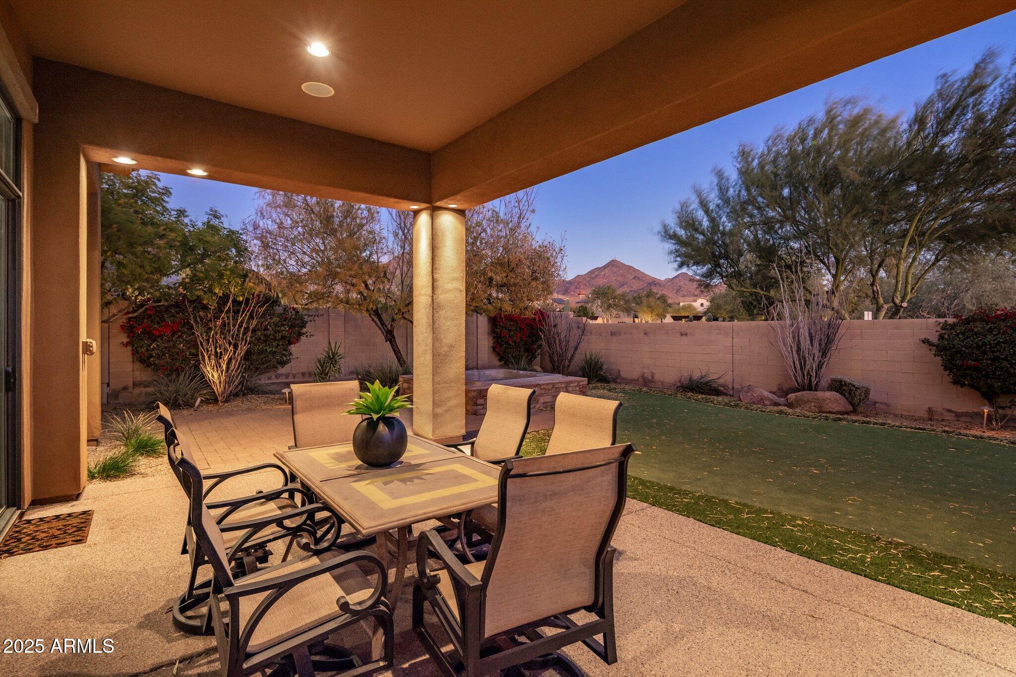 9887 E EDGESTONE Drive