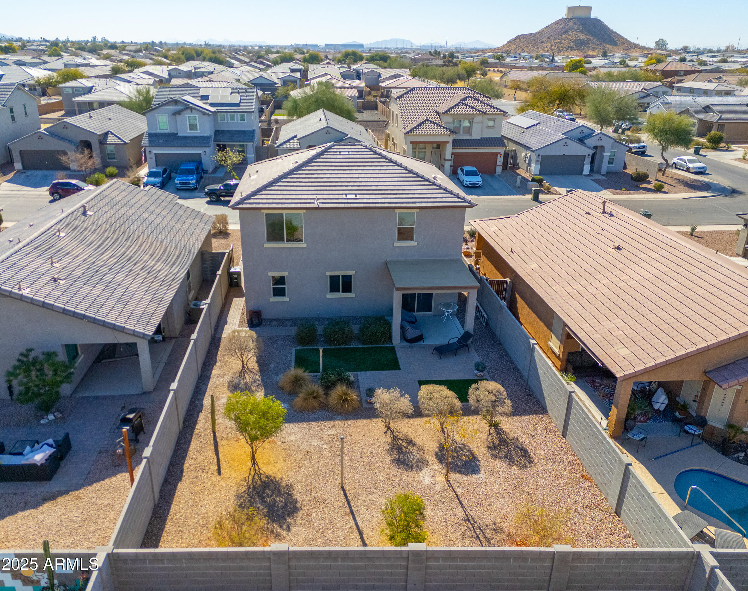 802 W JARDIN Drive