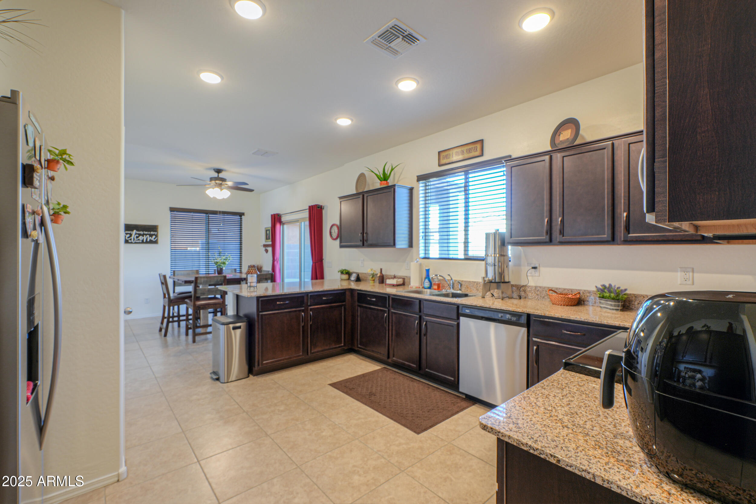 802 W JARDIN Drive