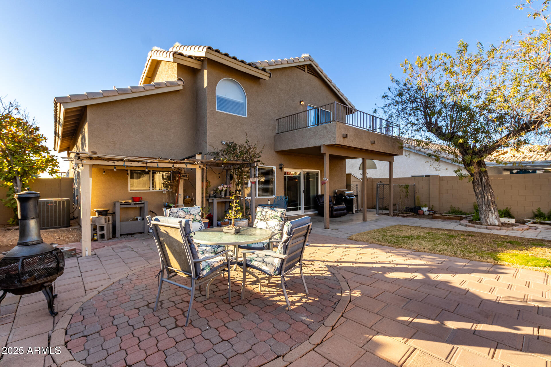 1212 E BUTLER Drive