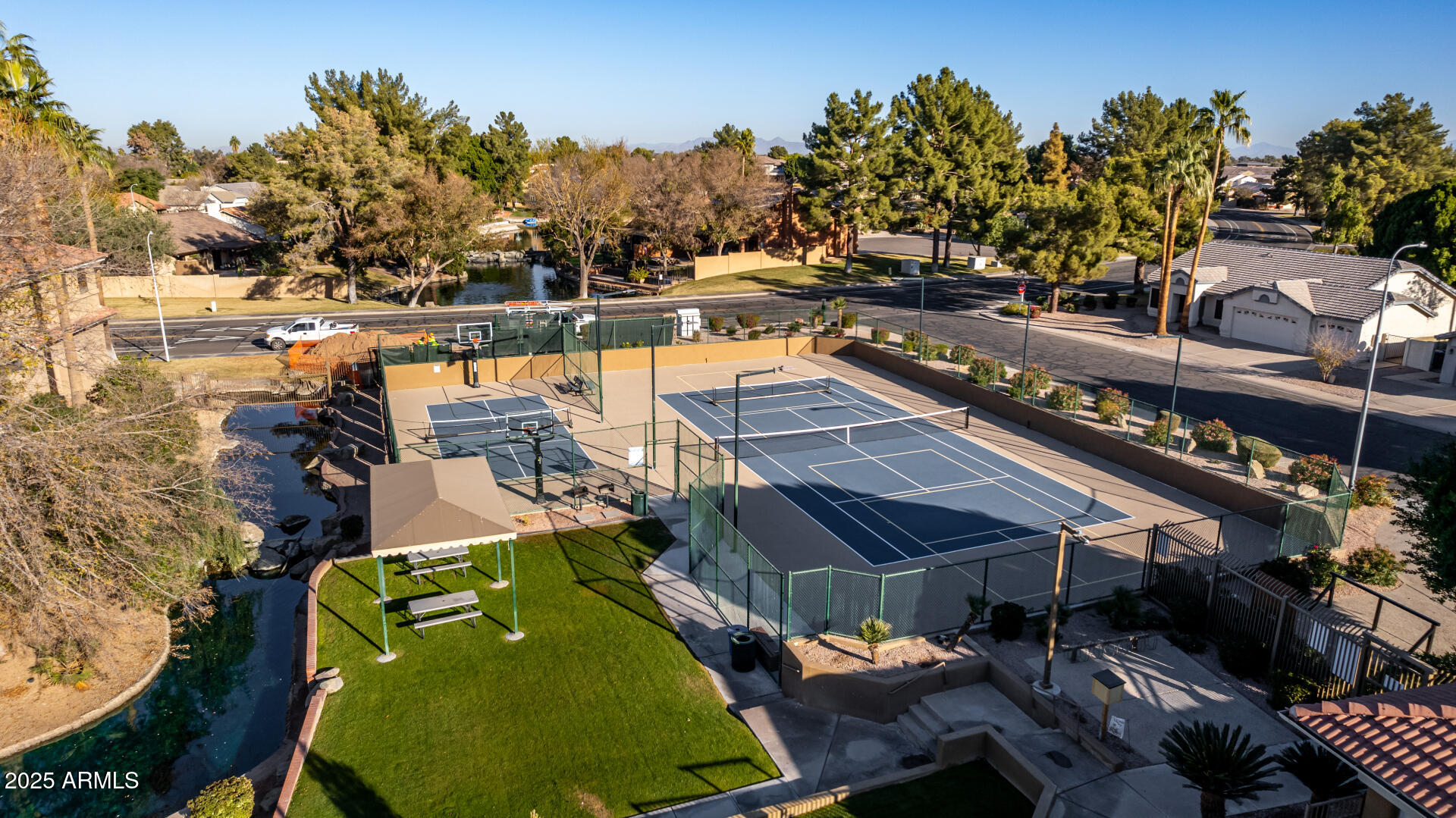 1212 E BUTLER Drive