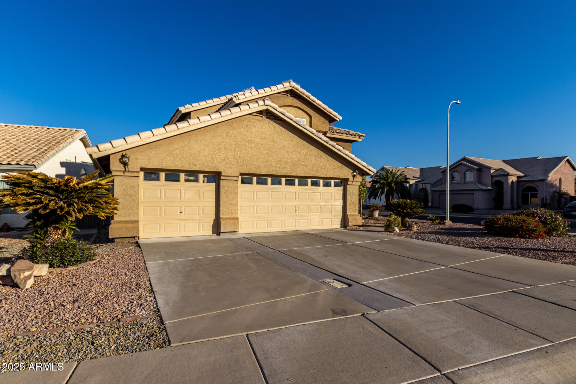 1212 E BUTLER Drive