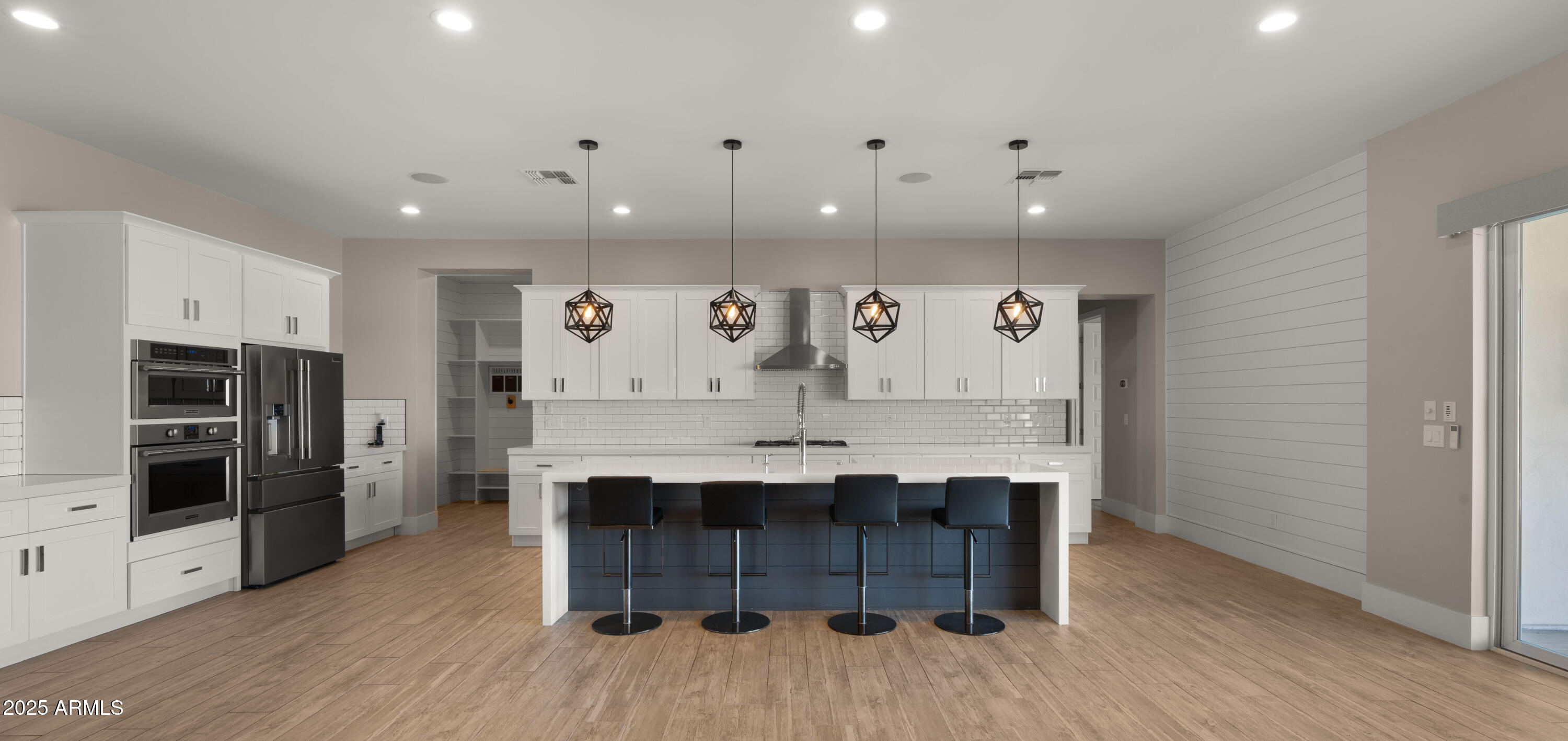 744 E Desert Lane